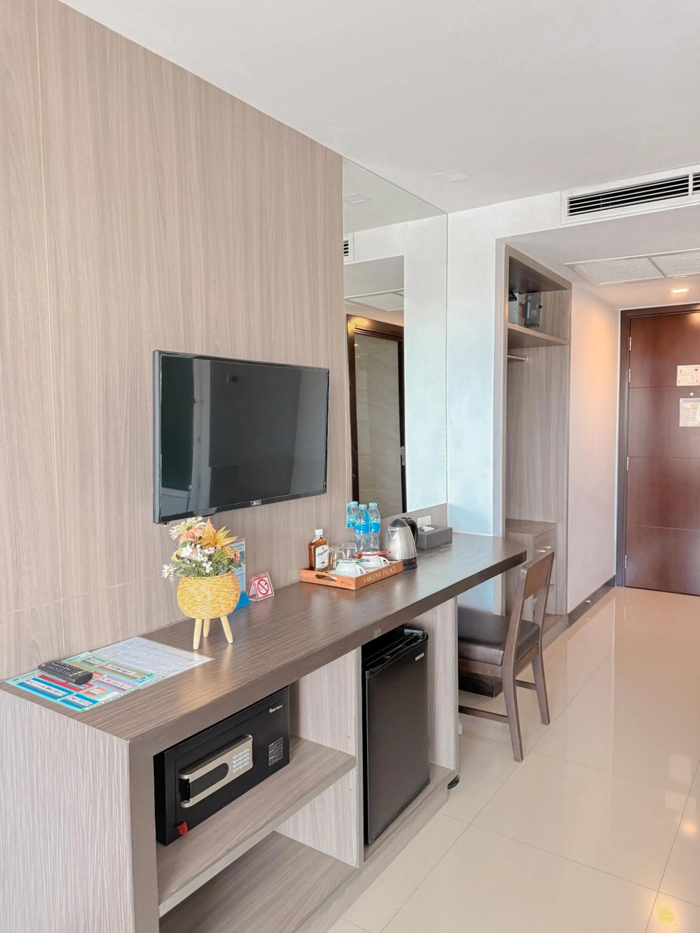 Vareena palace hotel