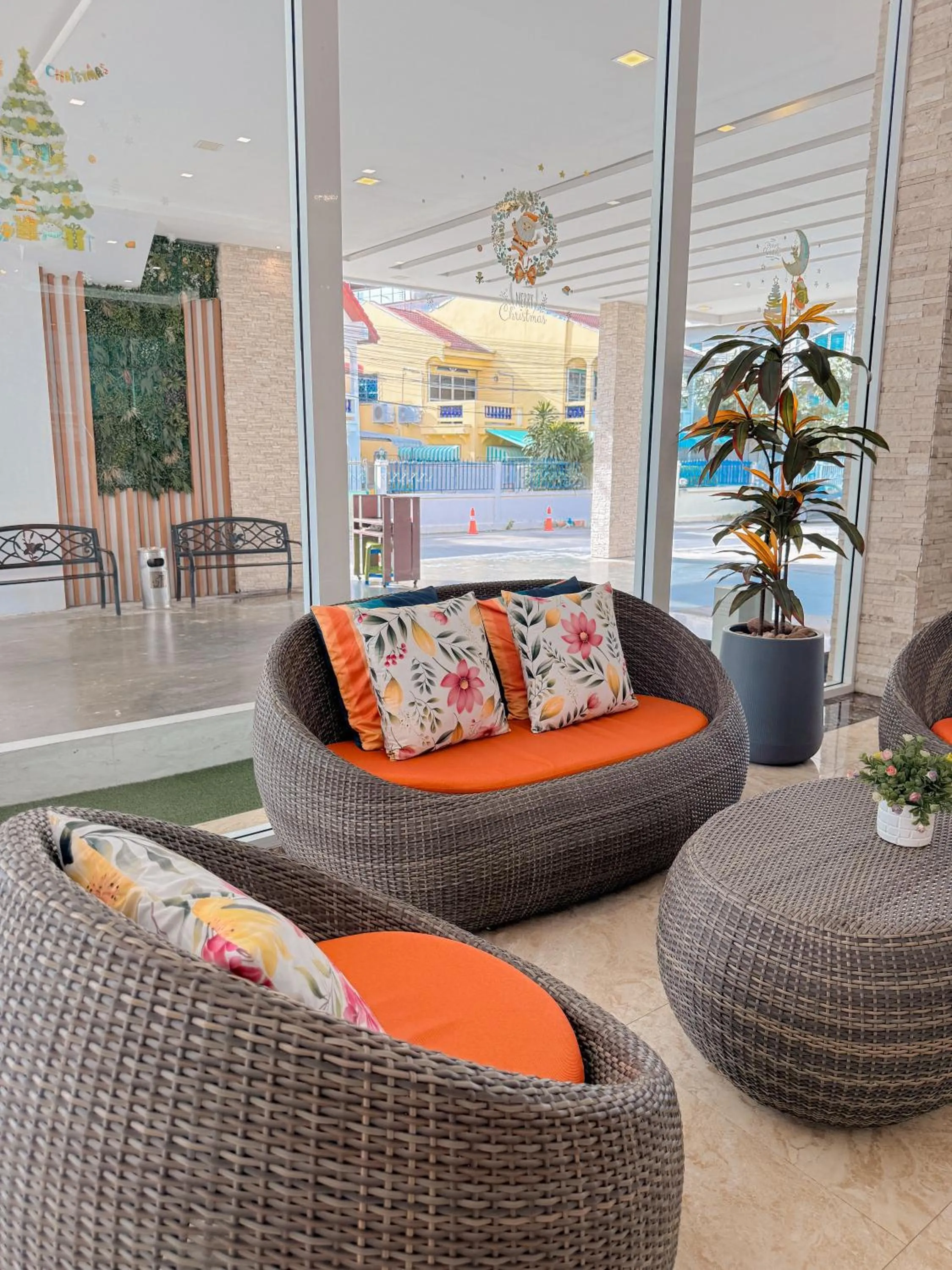 Vareena palace hotel