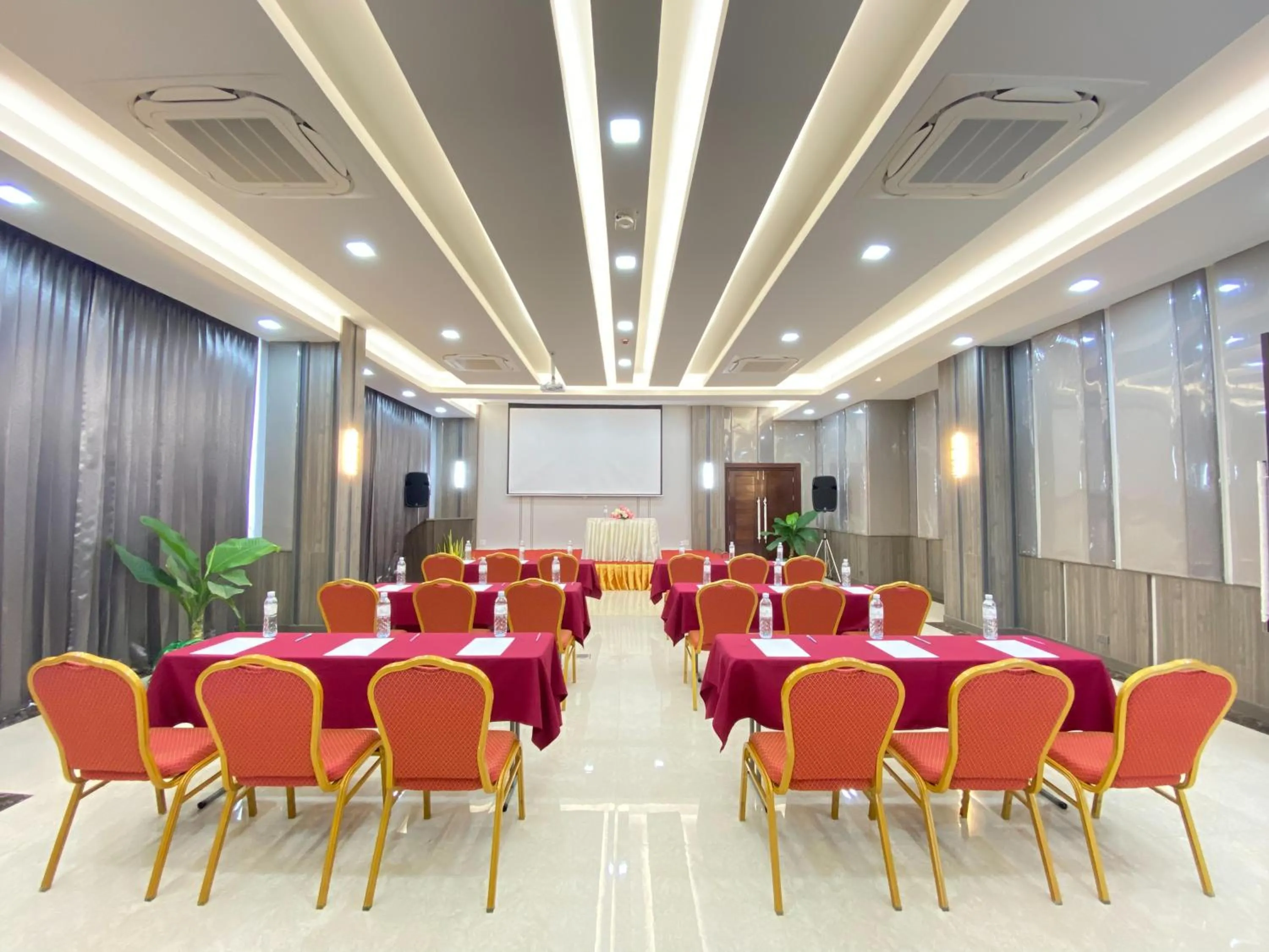 Vareena palace hotel