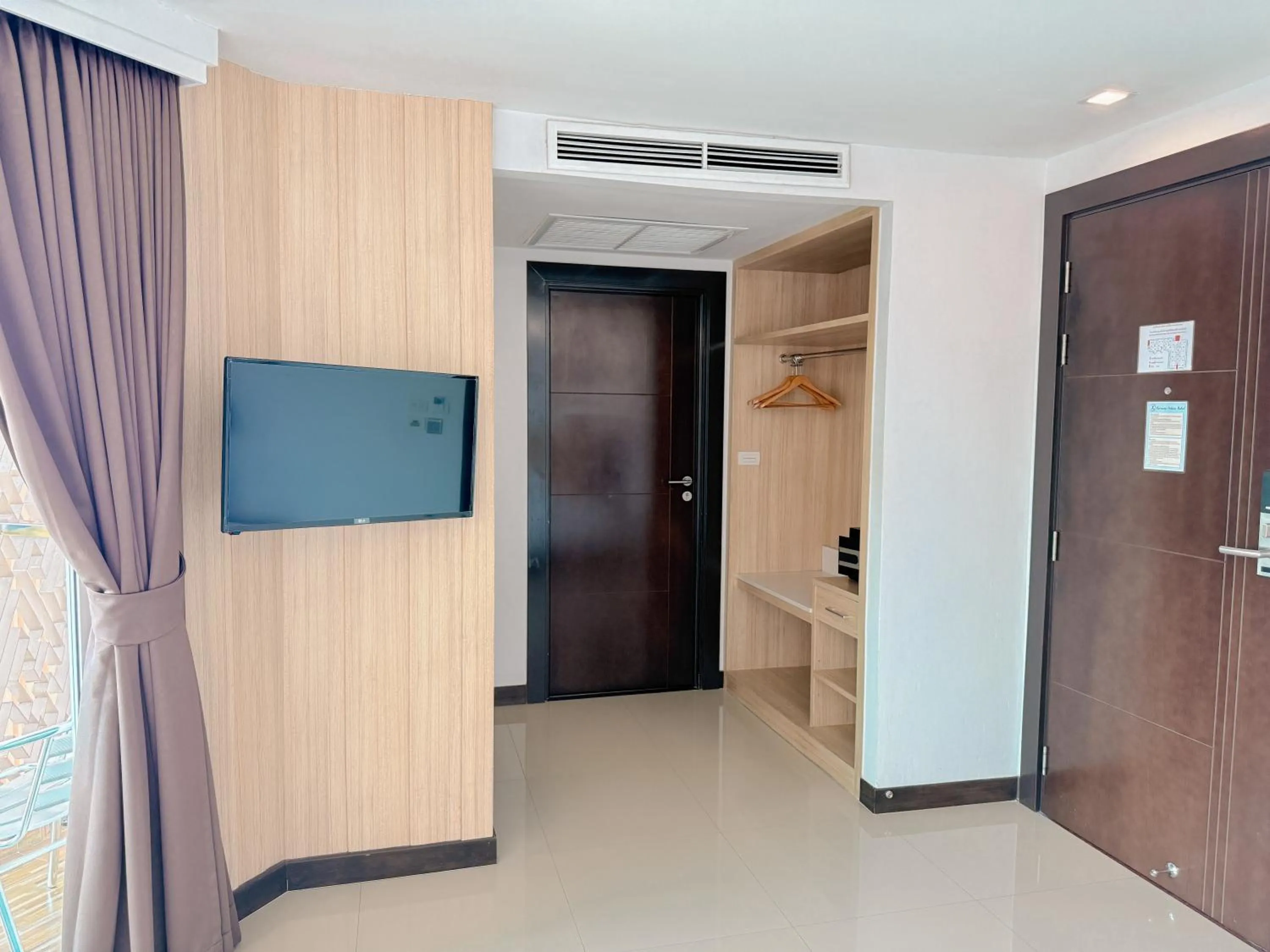 Vareena palace hotel