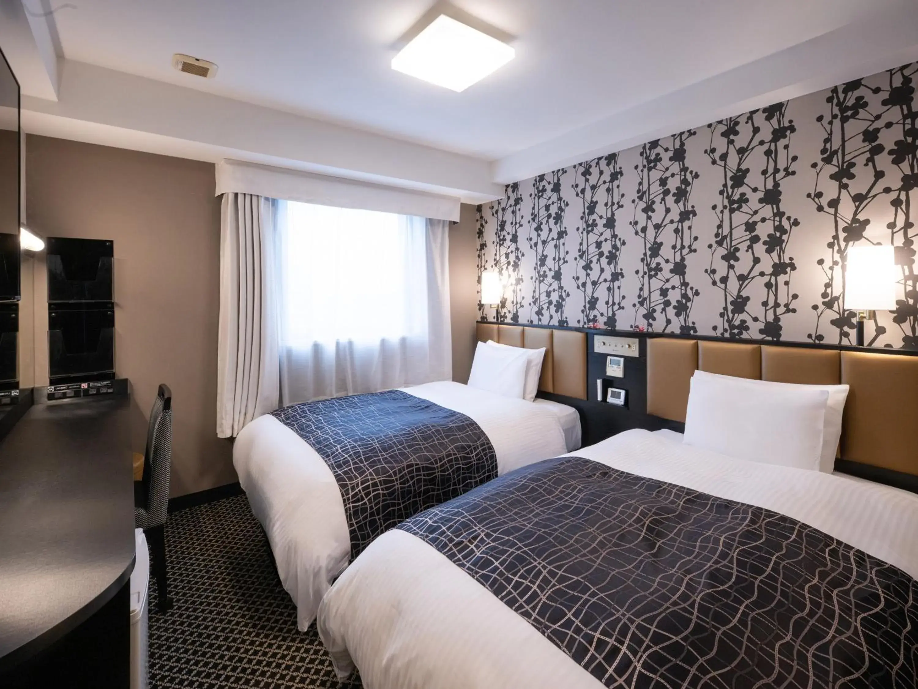 Twin Room - Non-Smoking in APA Hotel Sugamo Ekimae Twin Room - Non-Smoking in APA Hotel Sugamo Ekimae