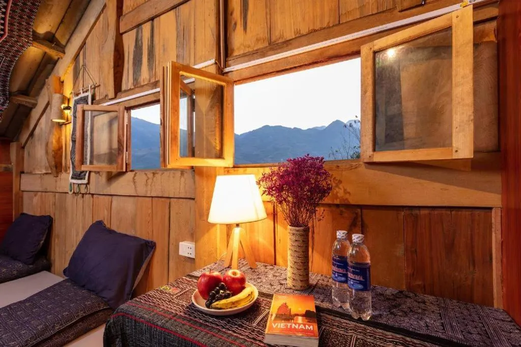 Mekhoo & Zizi Sapa Homestay