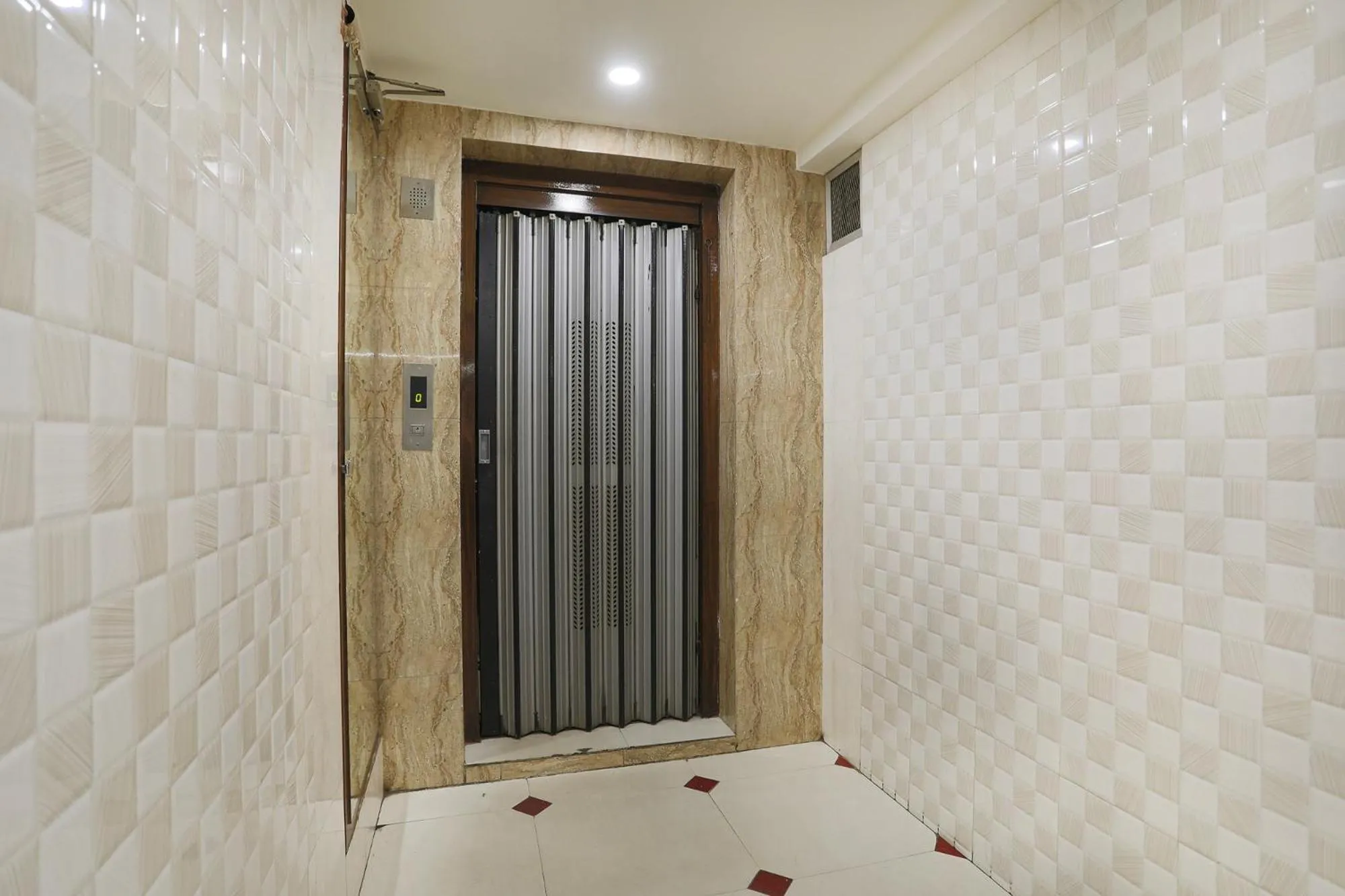 elevator in FabHotel SK