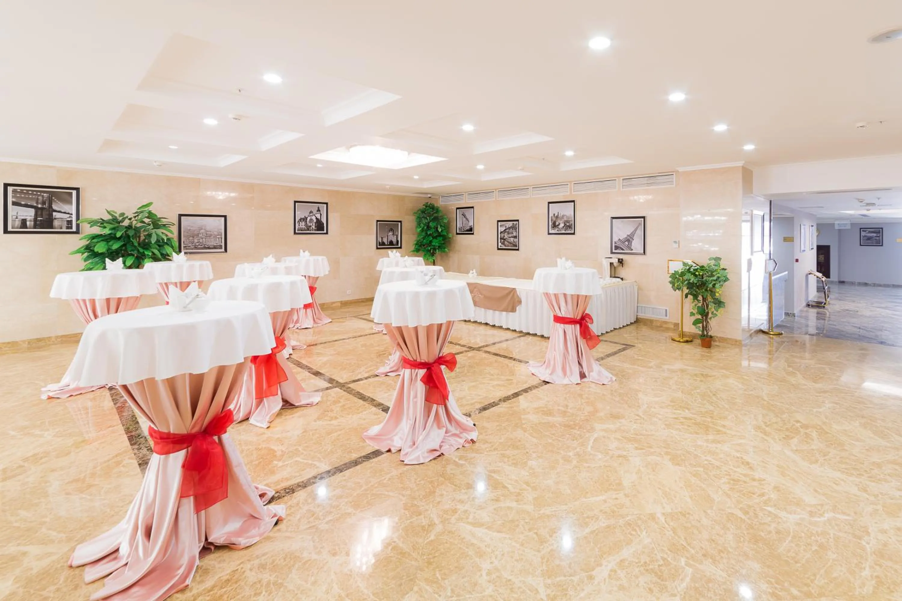 Banquet/Function facilities in Shera Inn Hotel