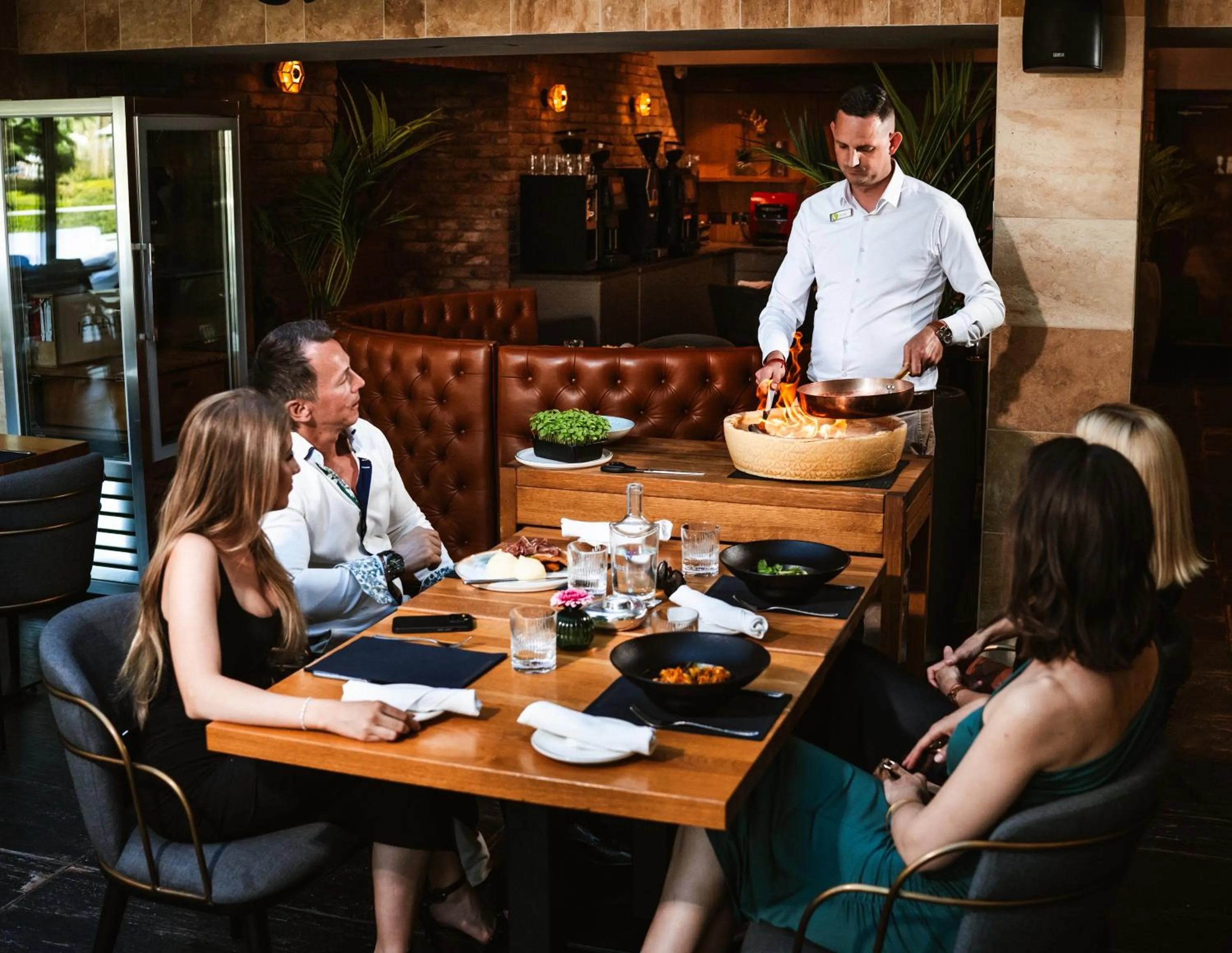 Restaurant/places to eat in Avalon Resort & SPA