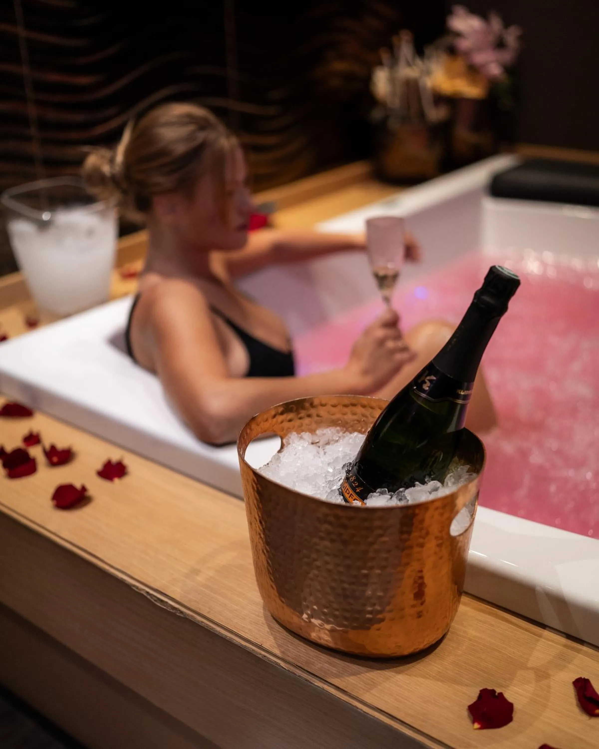 Hot Tub in Avalon Resort & SPA