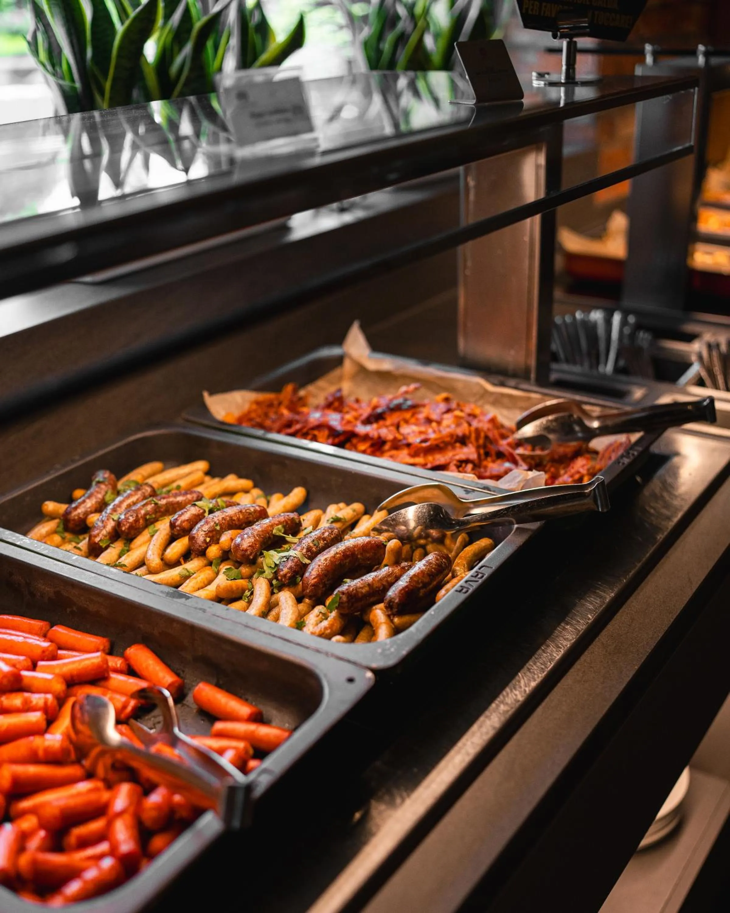 Restaurant/places to eat in Avalon Resort & SPA