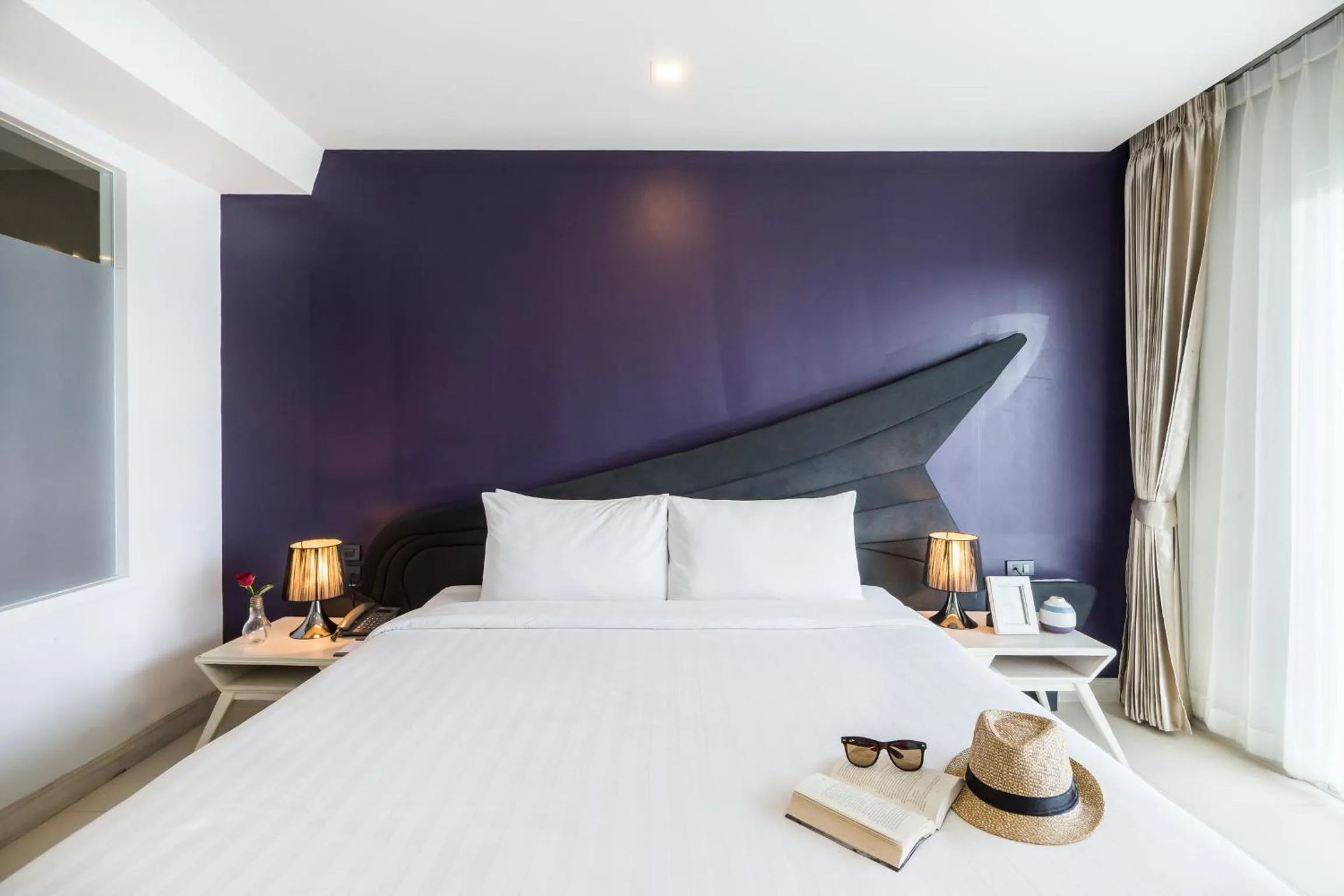 Shower, Bed in Blue Boat Hotel JC