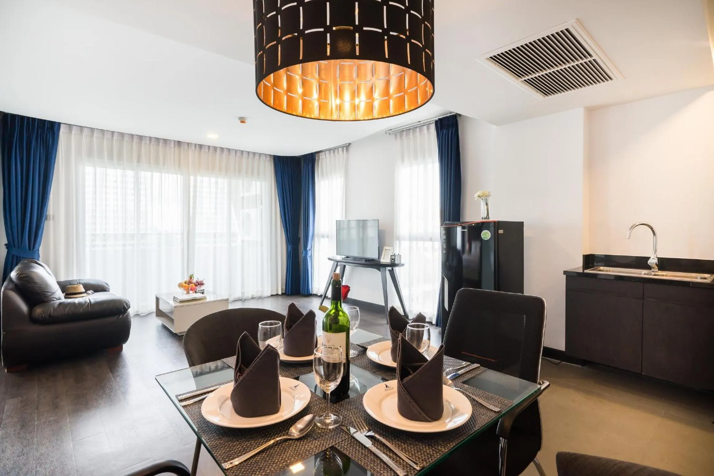 TV and multimedia in Blue Boat Hotel JC