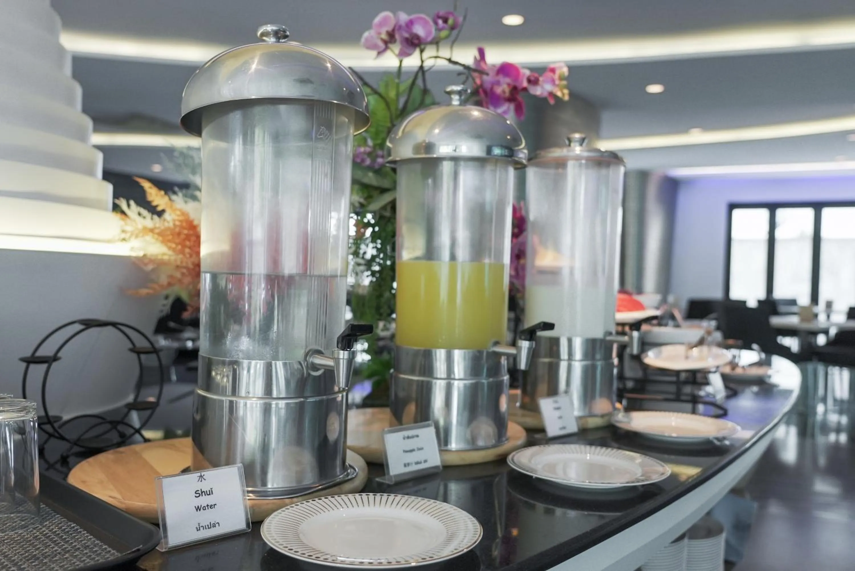 Restaurant/places to eat in Blue Boat Hotel JC