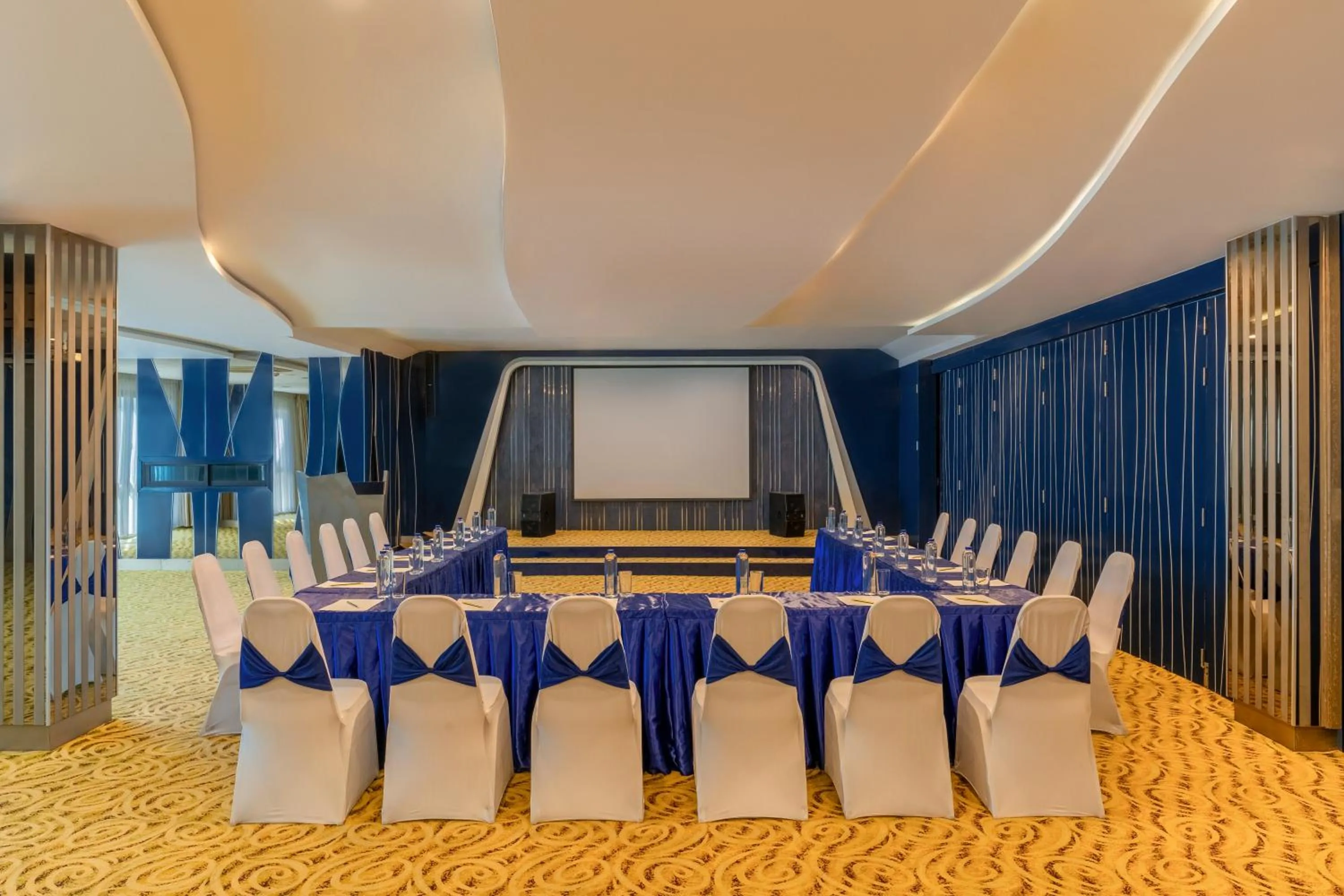 Meeting/conference room in Blue Boat Hotel JC