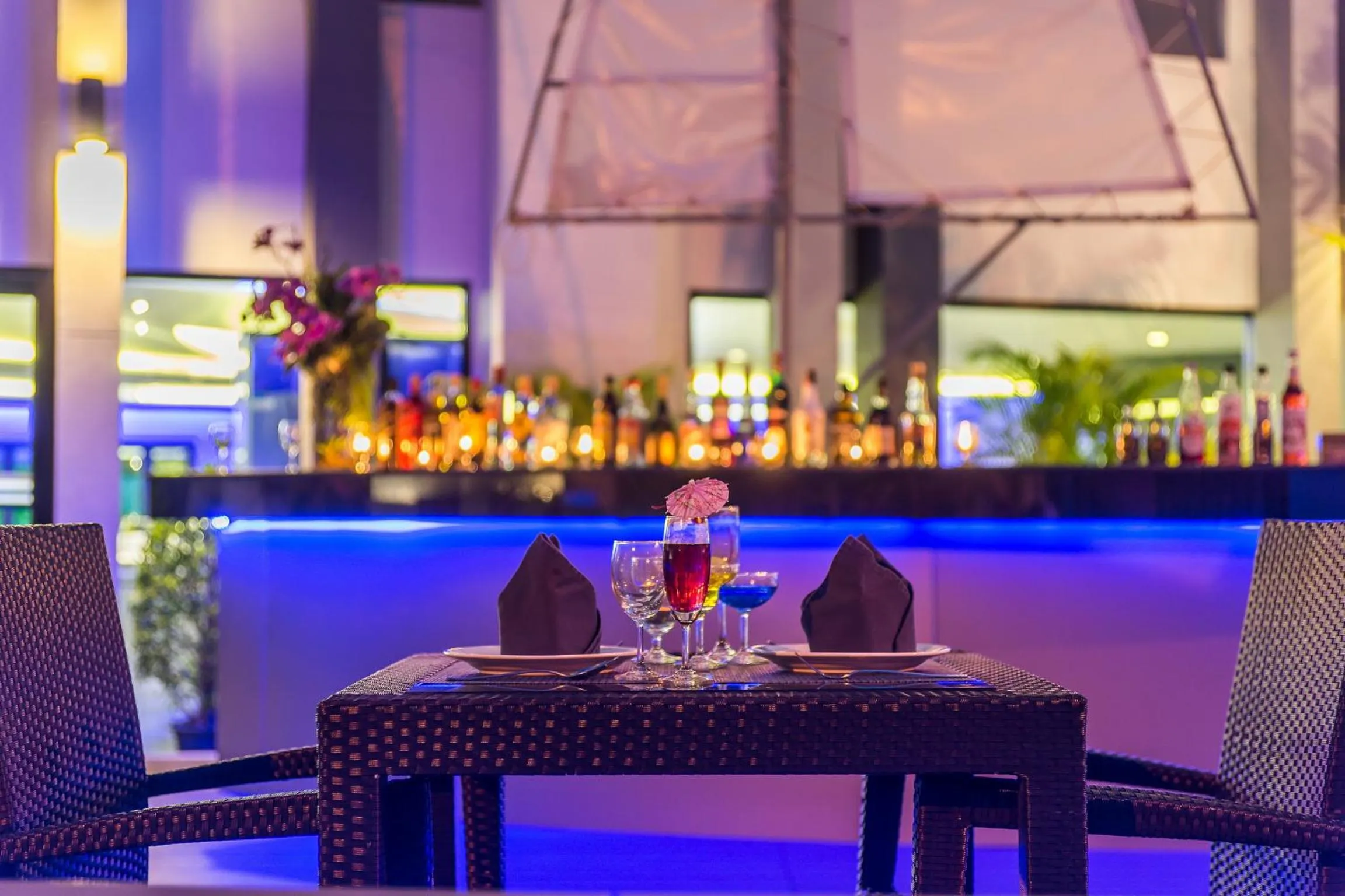 Restaurant/places to eat in Blue Boat Hotel JC