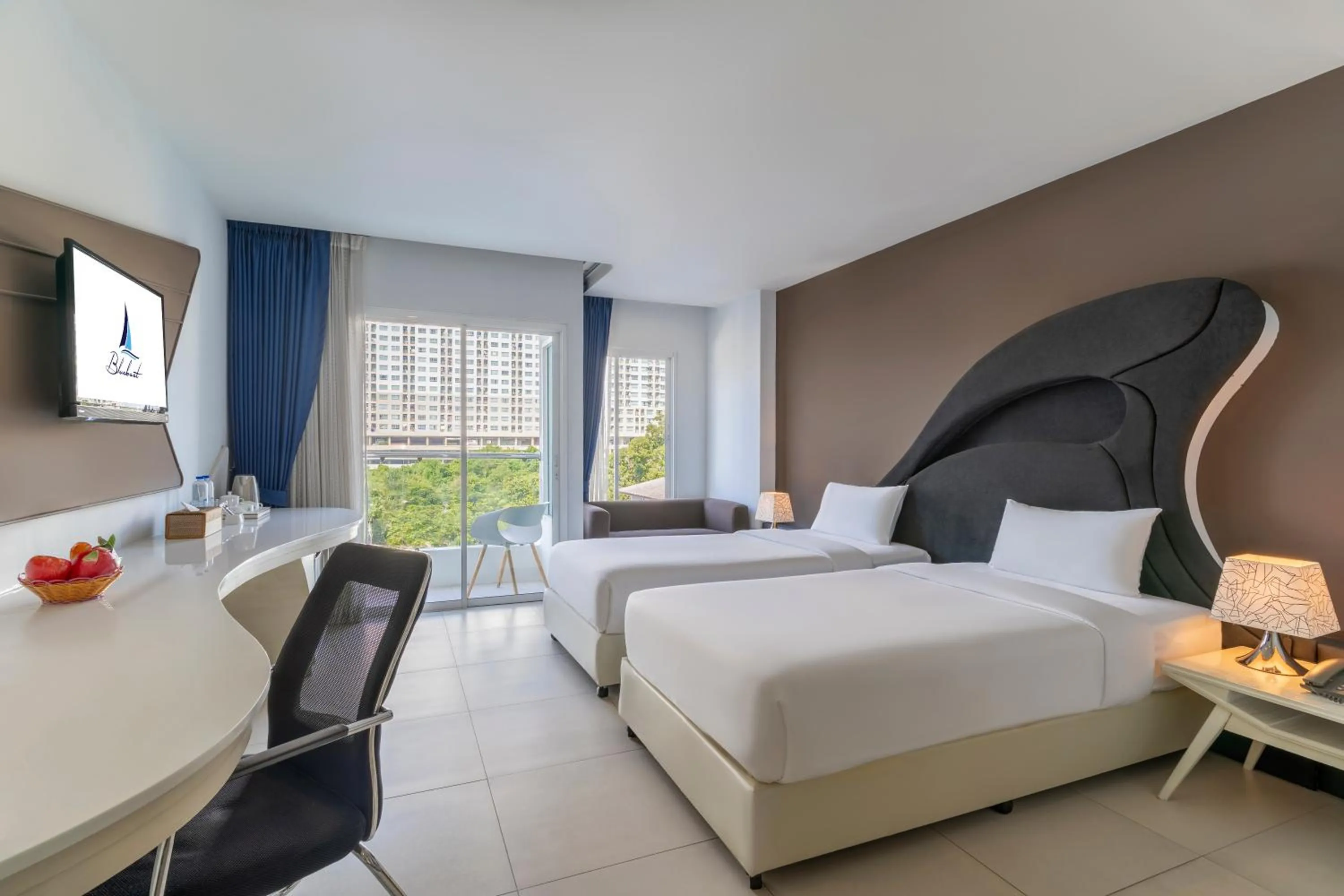 View (from property/room), Bed in Blue Boat Hotel JC