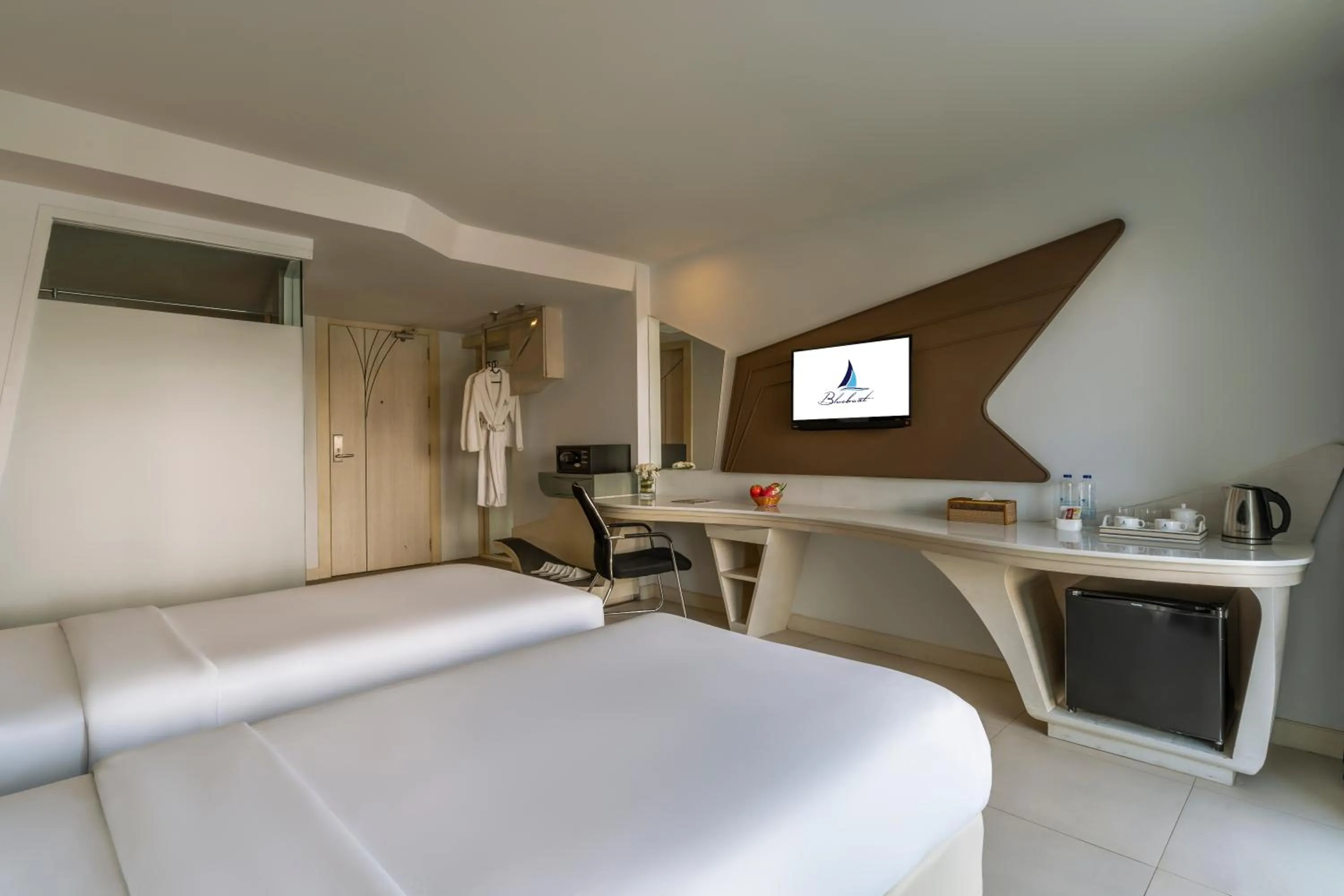 Bedroom, Bed in Blue Boat Hotel JC