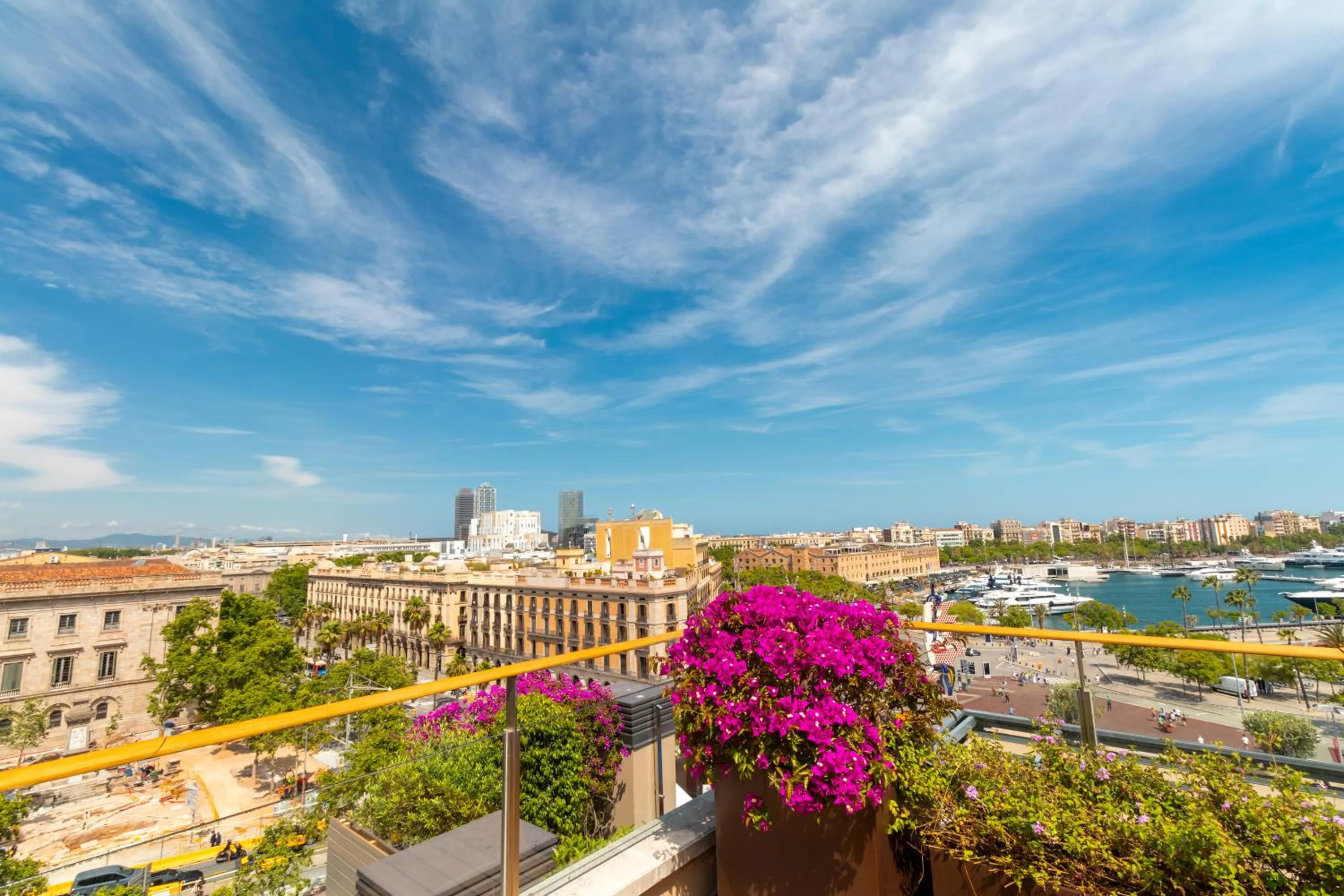 Nearby landmark in Duquesa Suites Landmark Hotel by Grup Duquessa