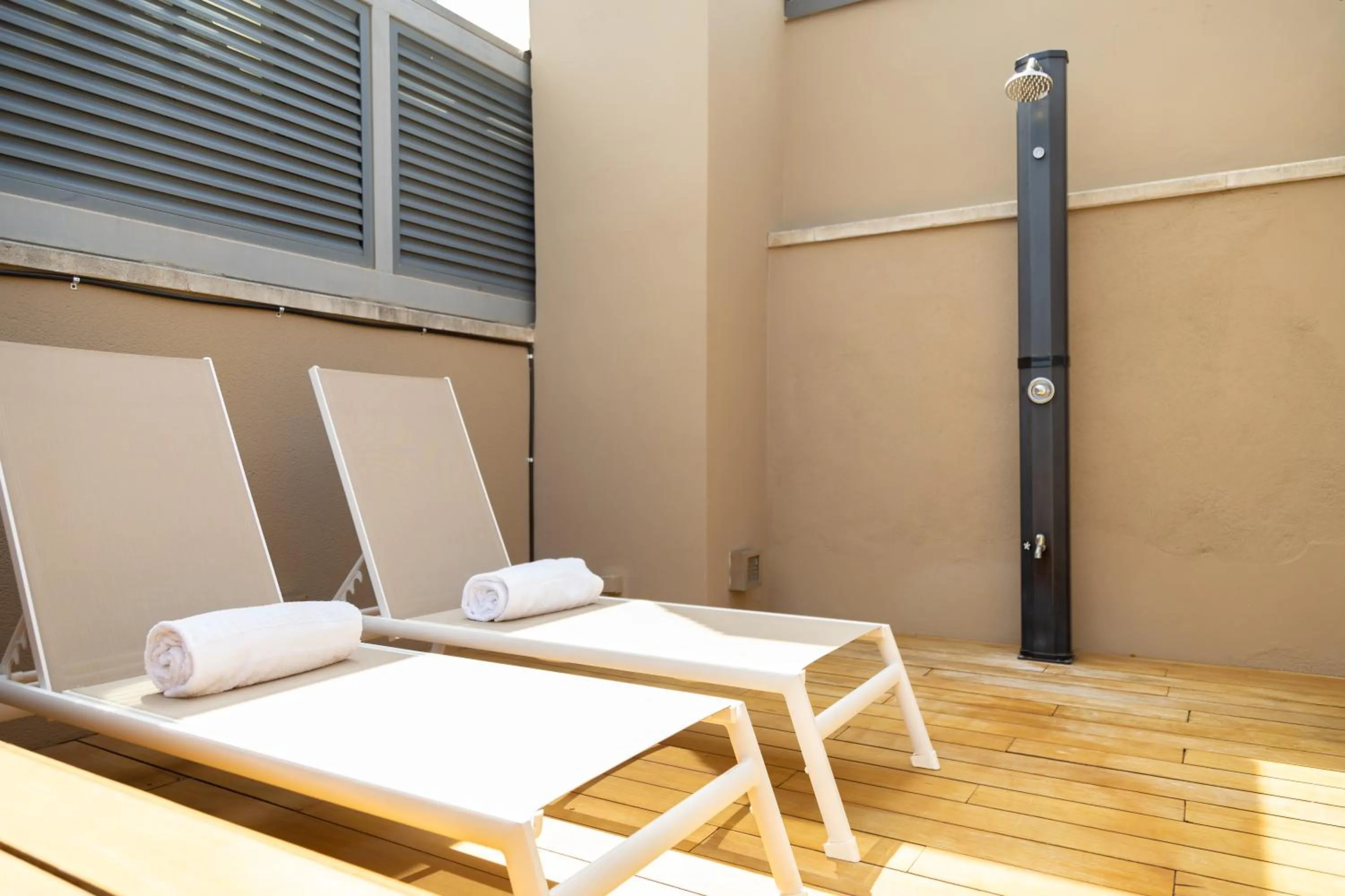 Patio in Duquesa Suites Landmark Hotel by Grup Duquessa