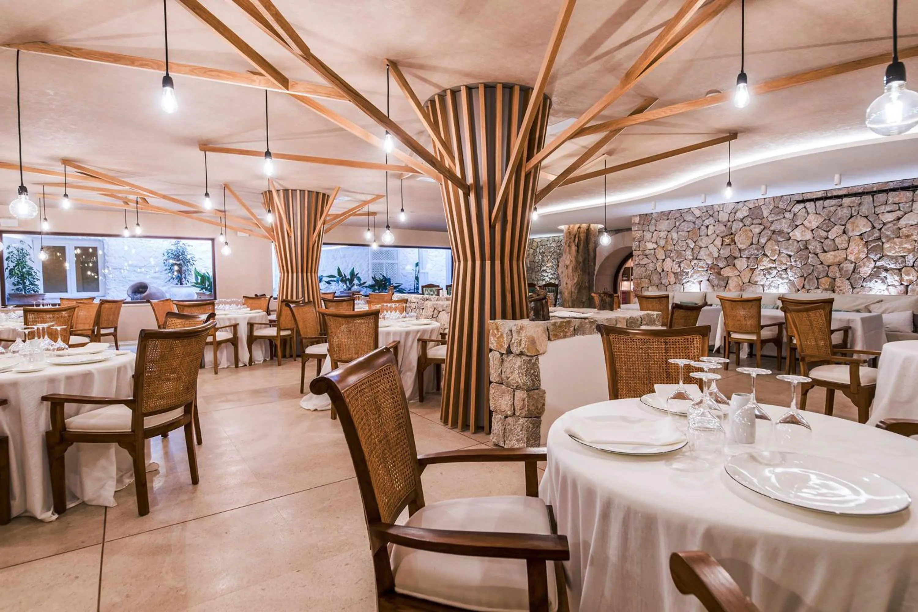 Restaurant/places to eat in Finca Ratxo Hotel, member of Melia Collection