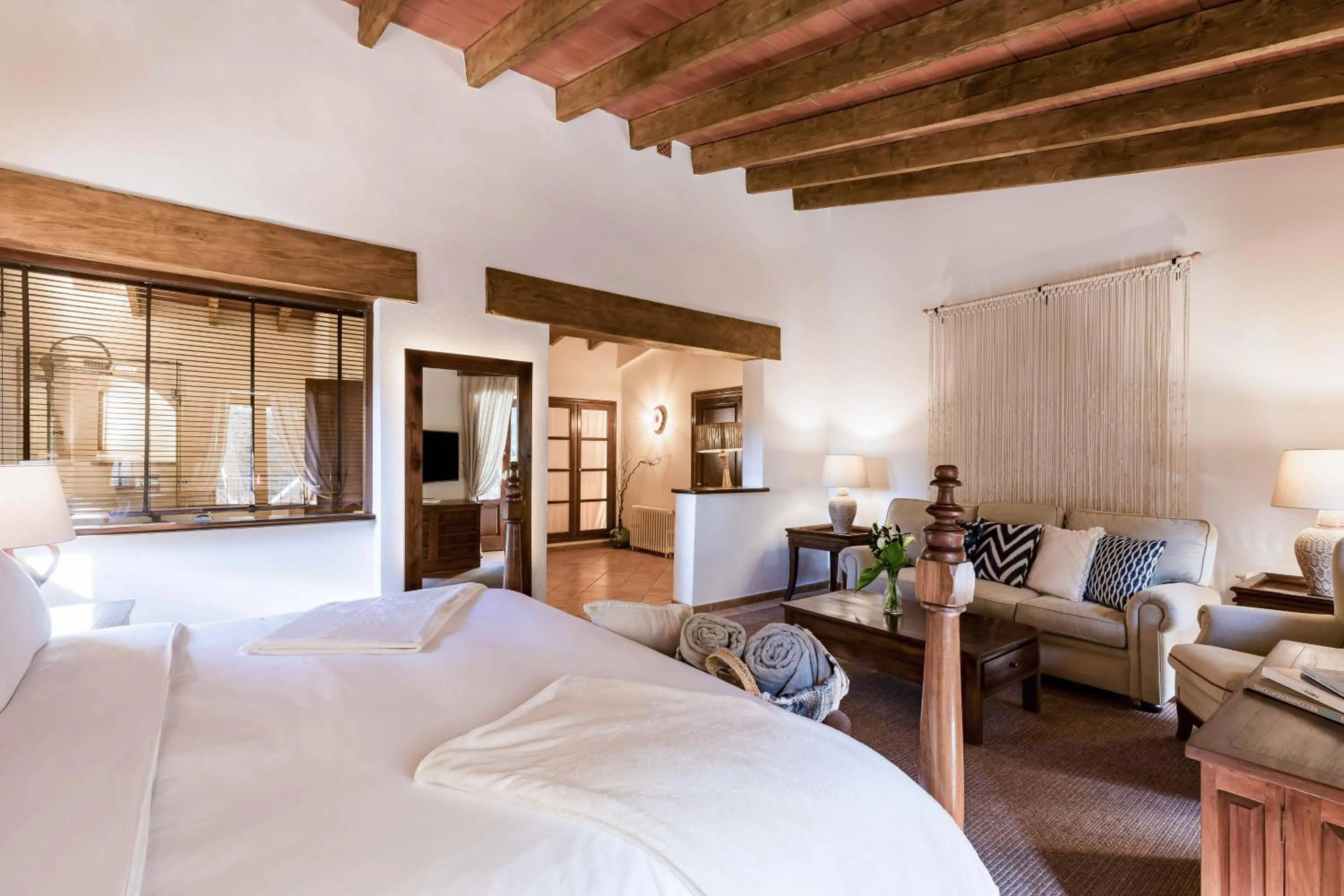 Property building, Bed in Finca Ratxó Meliá Collection