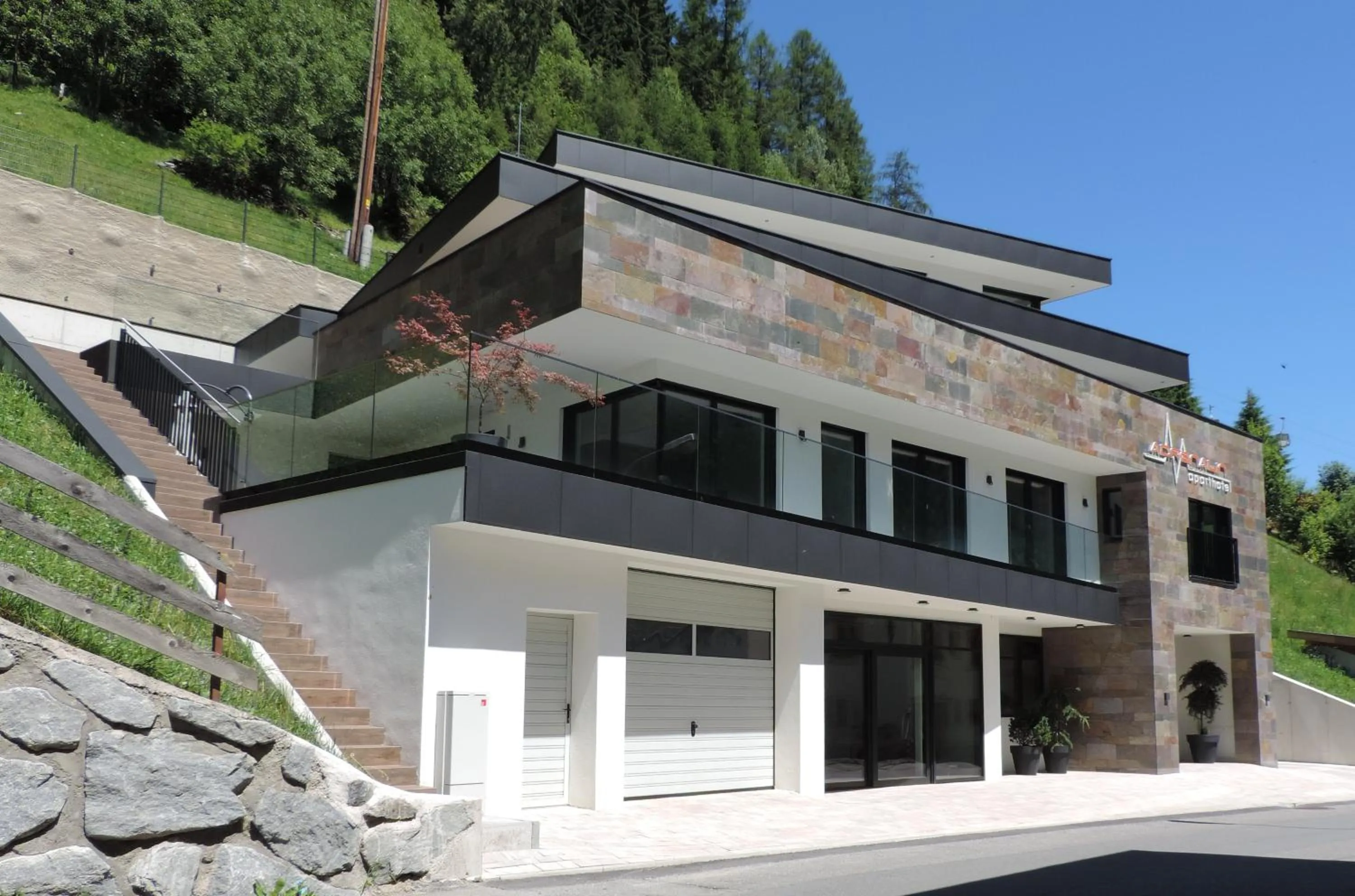 Facade/entrance in Aparthotel Adrenalin