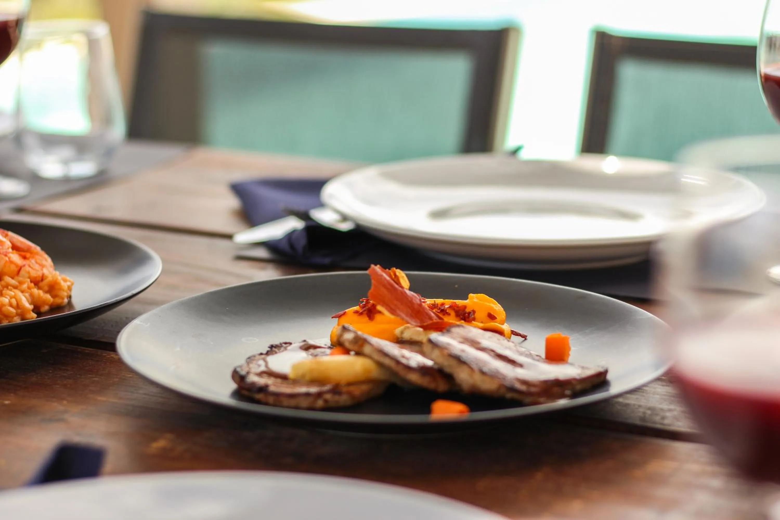 Food and drinks in Elimnion Resort