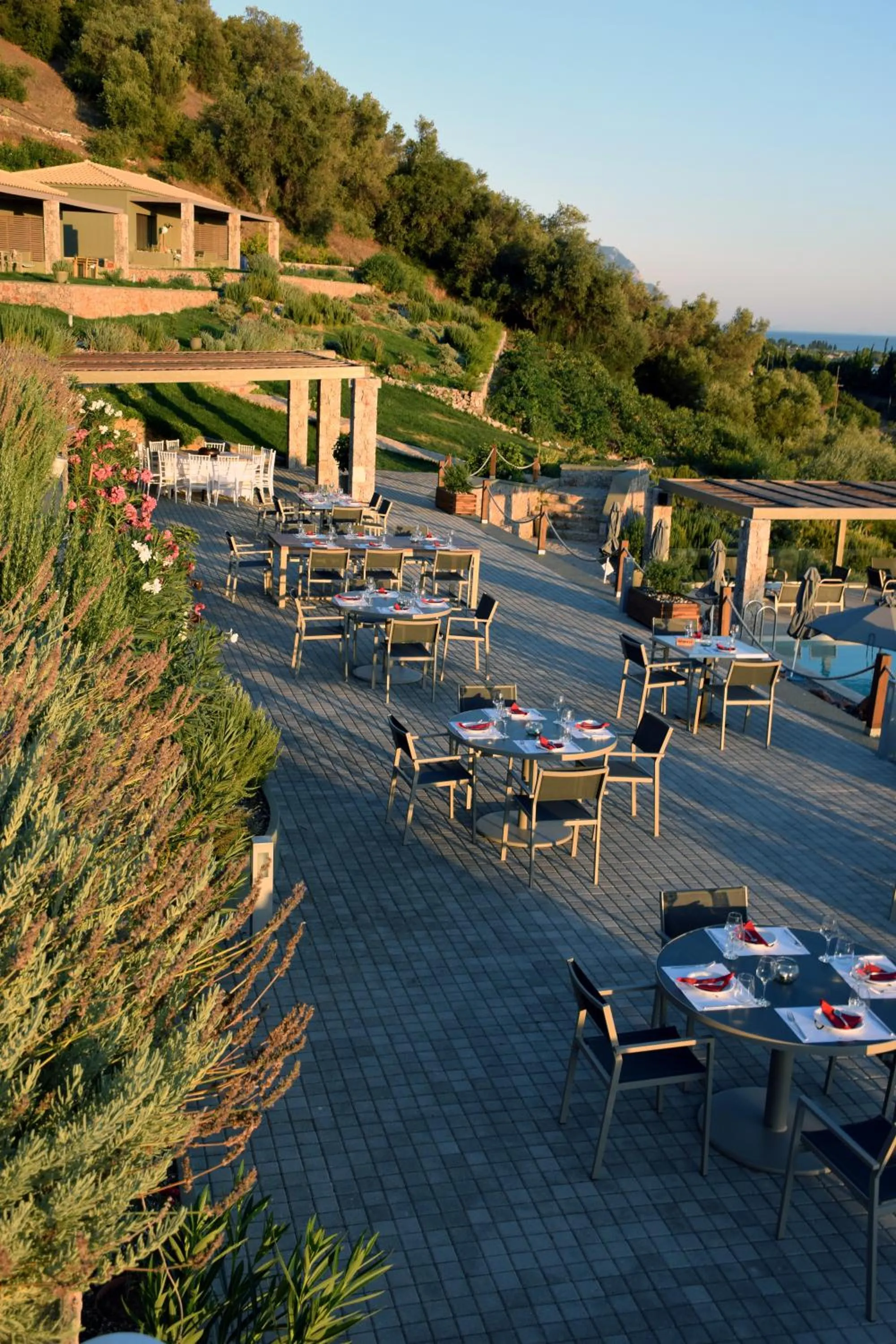 Restaurant/places to eat in Elimnion Resort