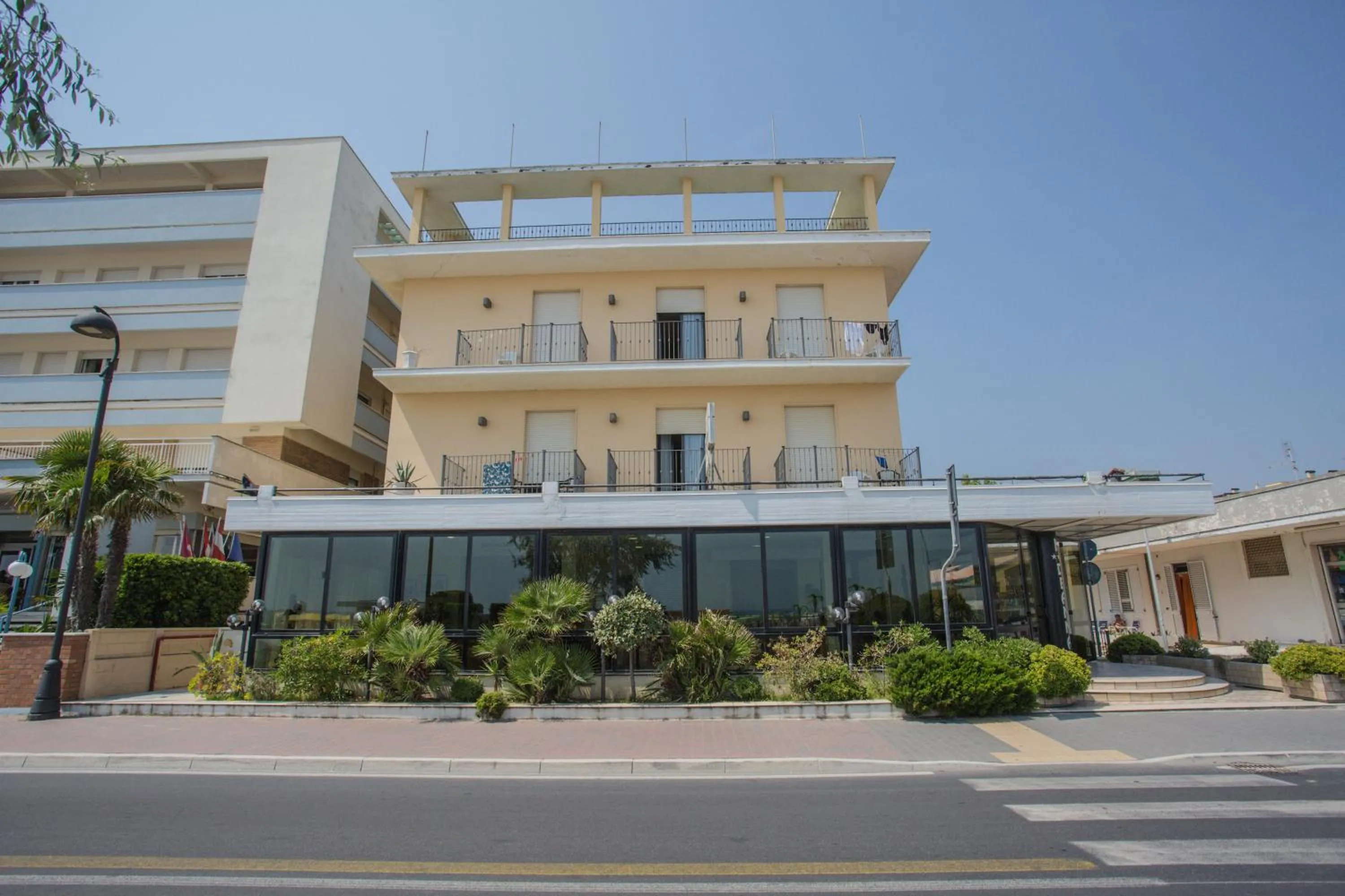 Property building in Hotel Deanna