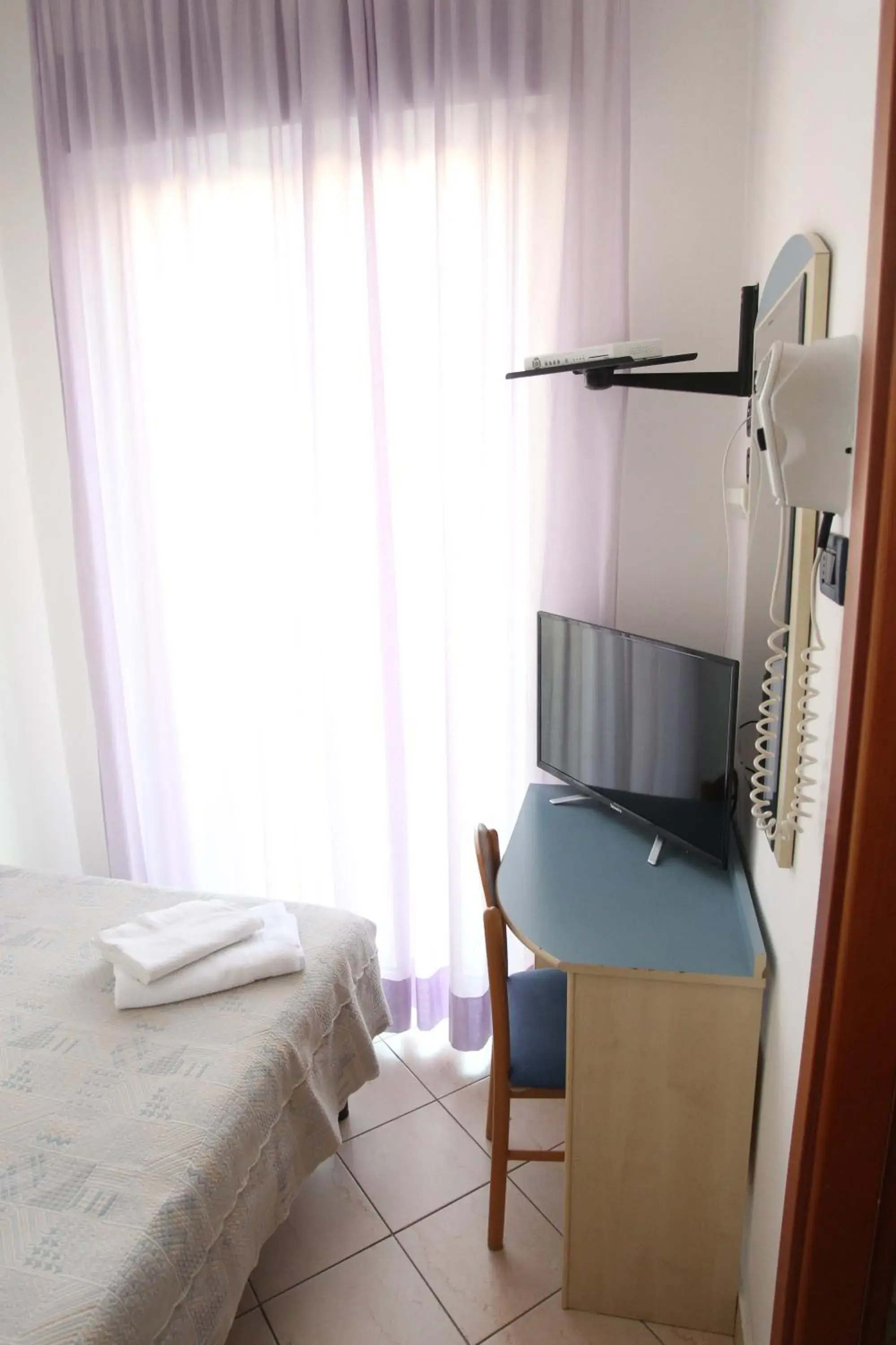 Small Single Room in Hotel Giorg - WaterPark Free Entrance Small Single Room in Hotel Giorg - WaterPark Free Entrance