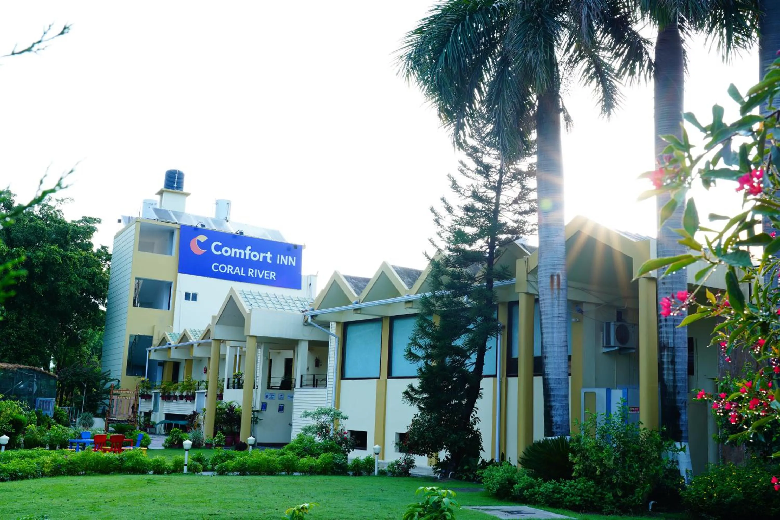 Property Building in Comfort Inn Coral River