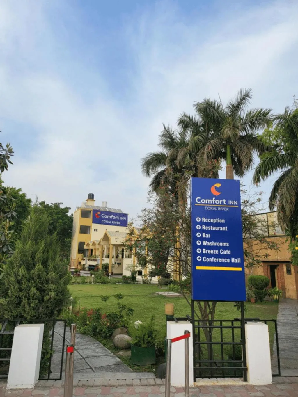 Property building in Comfort Inn Coral River