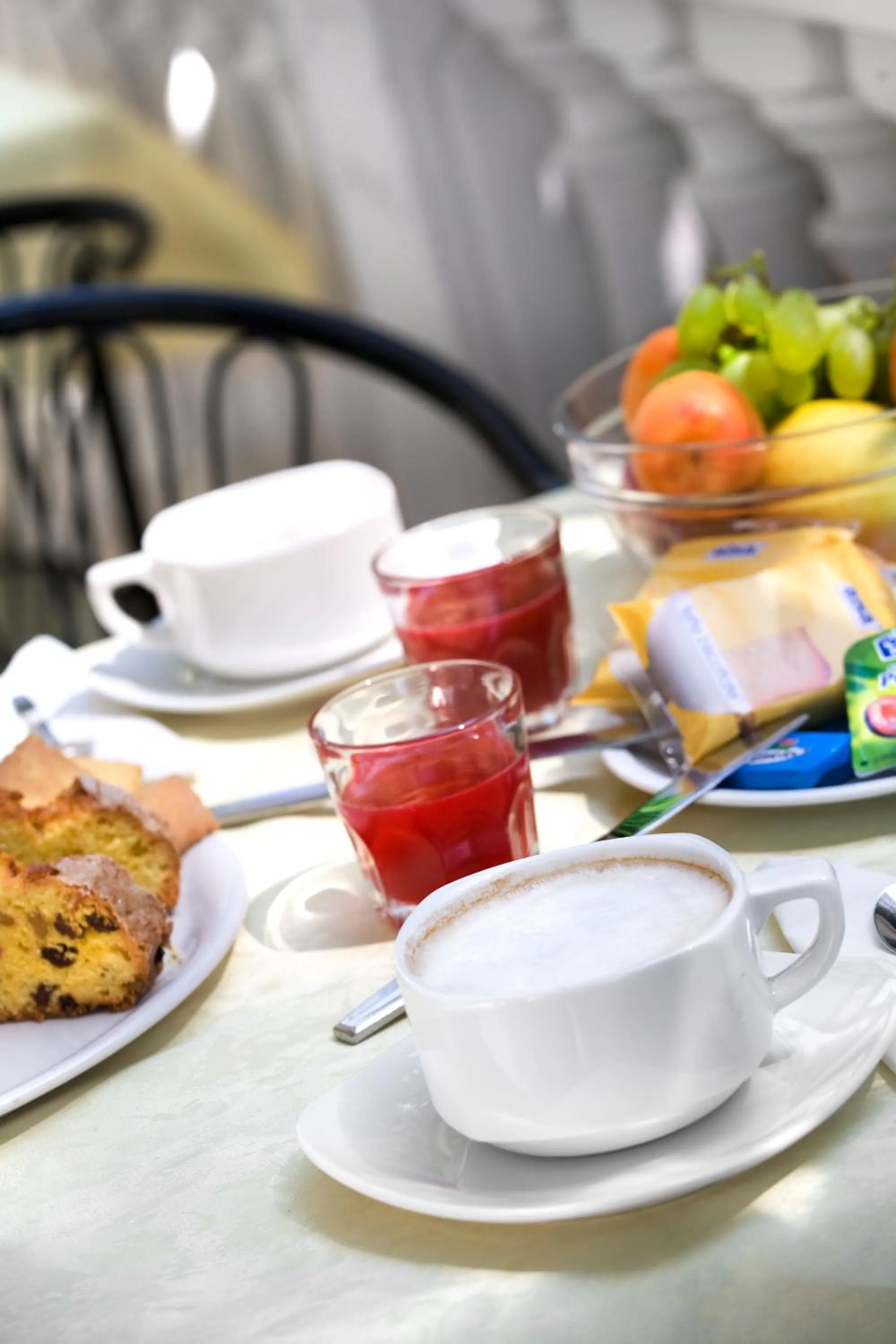 Buffet breakfast in Hotel Boccaccio-free parking-