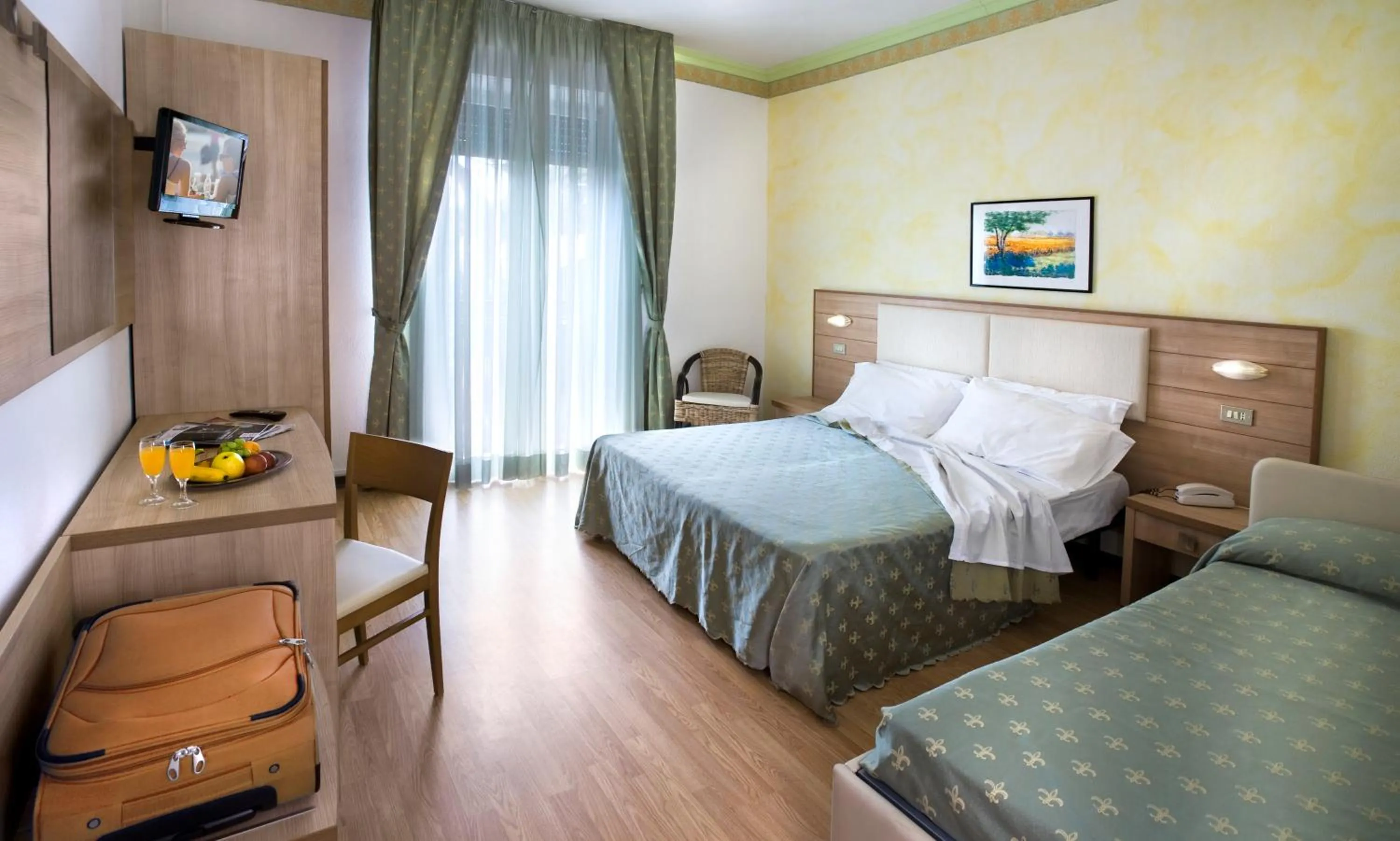 Photo of the whole room, Bed in Hotel Boccaccio-free parking-