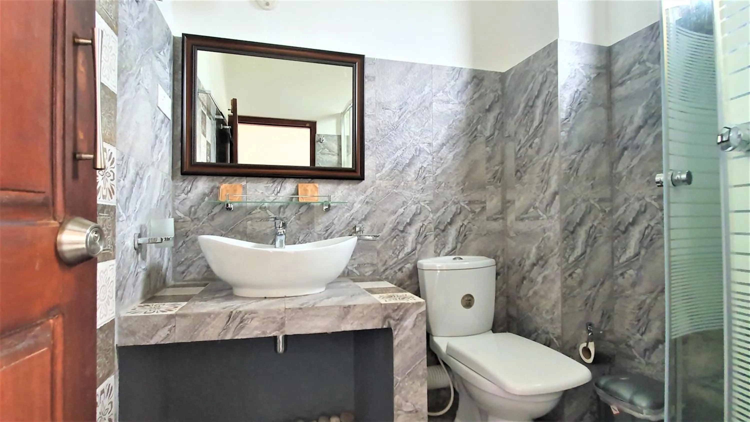 Bathroom in Dhammika Magic Palace