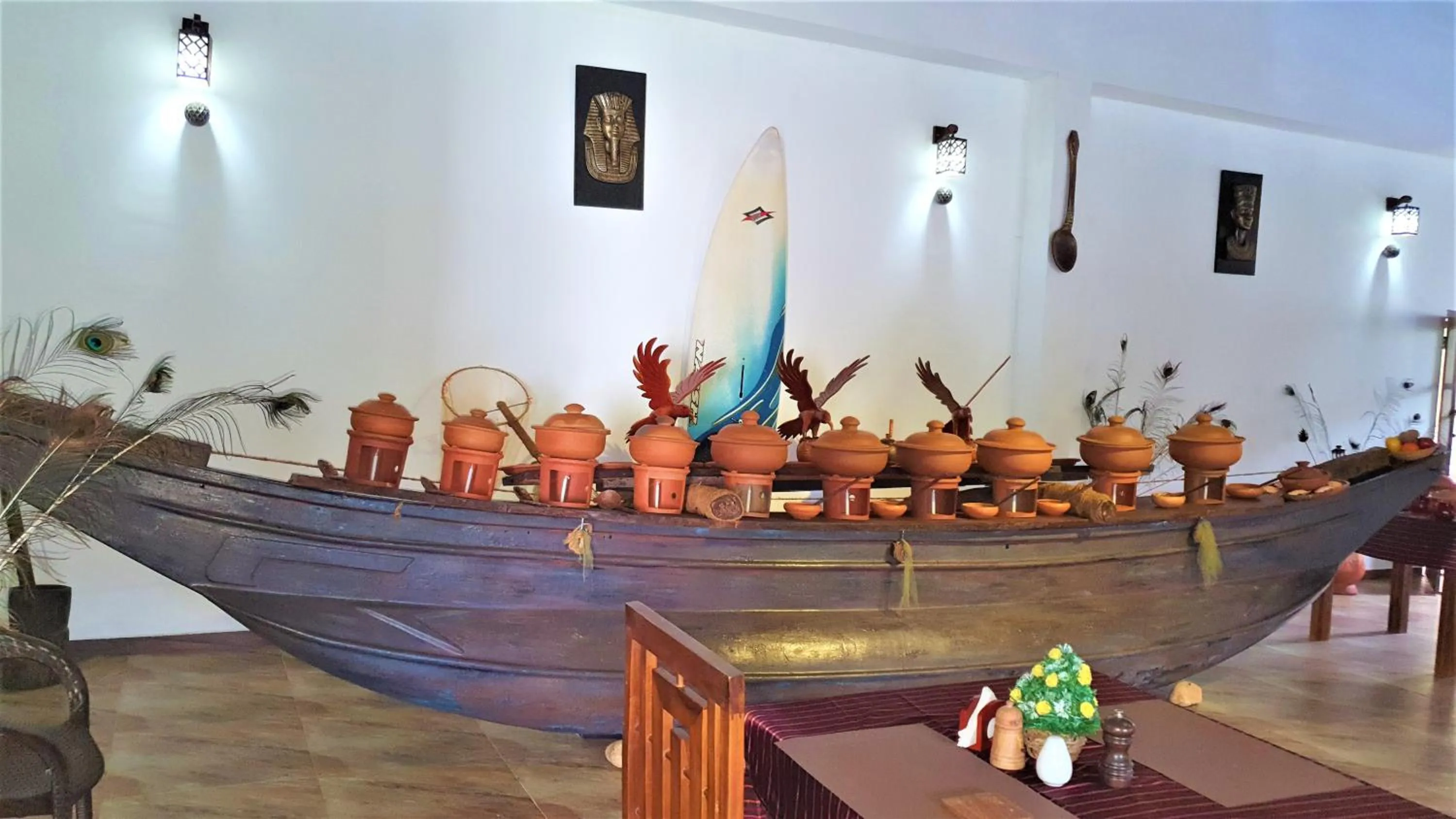 Restaurant/places to eat in Dhammika Magic Palace