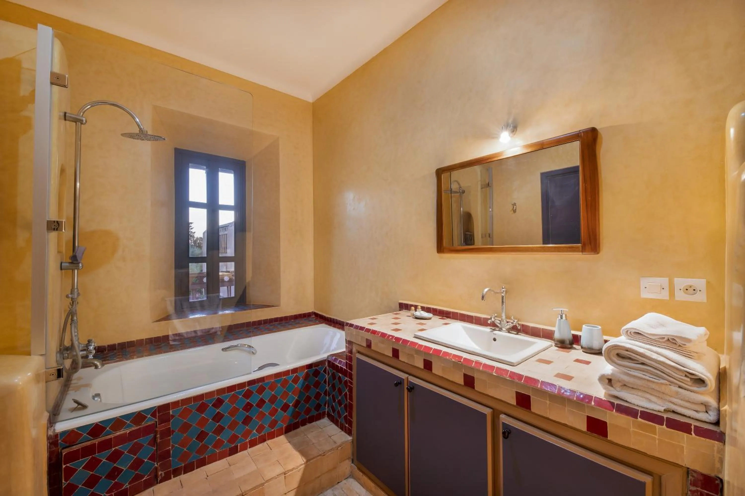 Bathroom in SOBOL Le Chant des Oliviers