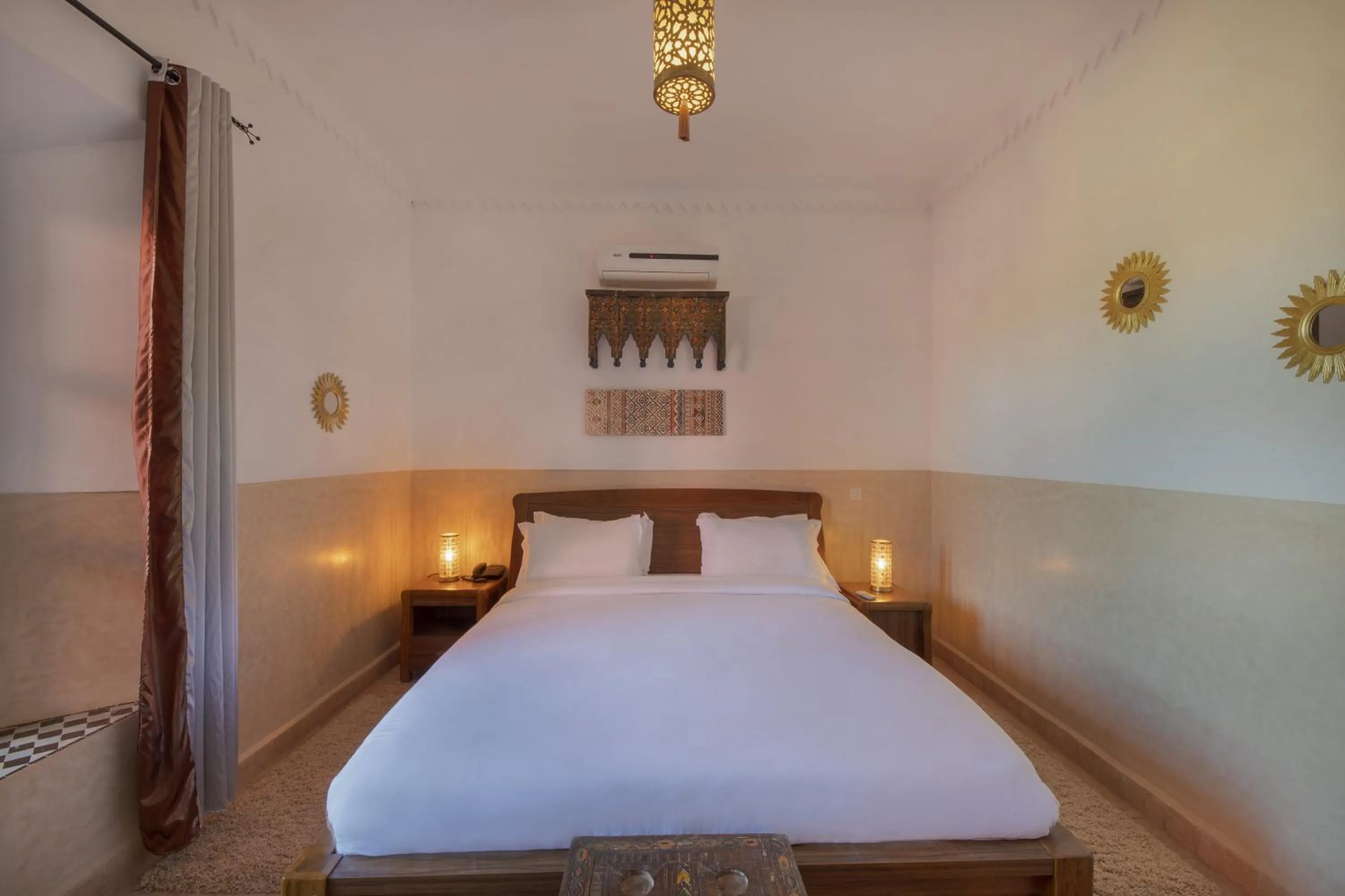 Bed in SOBOL Le Chant des Oliviers