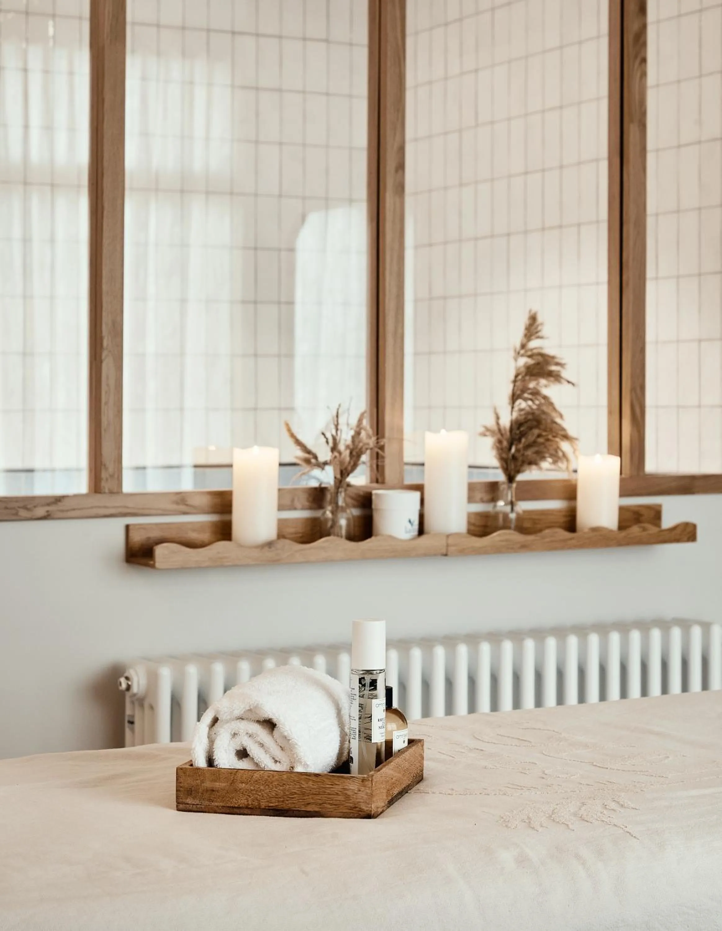 Hot Tub, Bed in Hôtel de la Mer & Spa