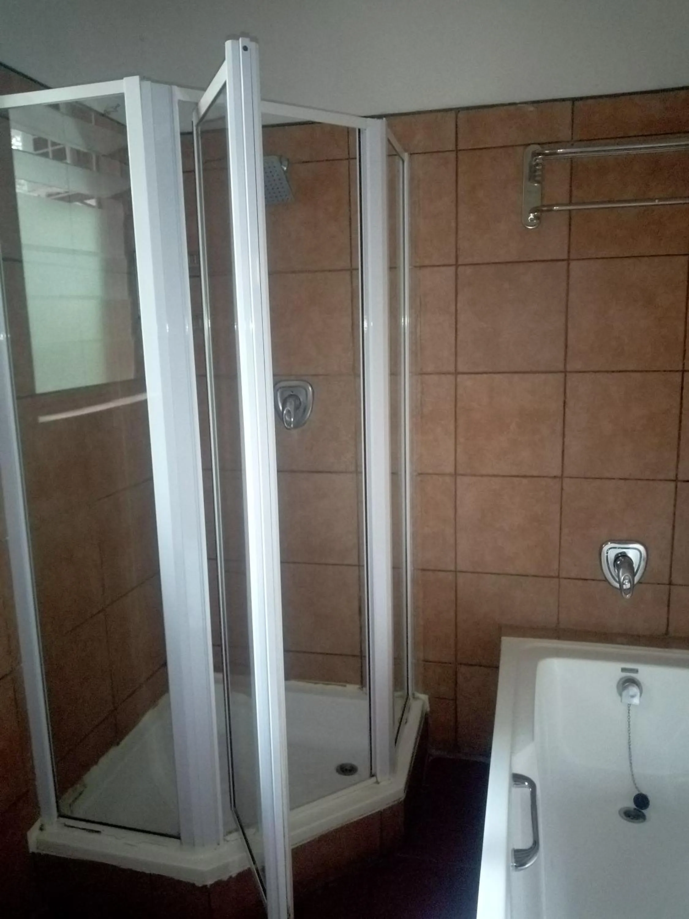 Shower in Chaminuka Lodge