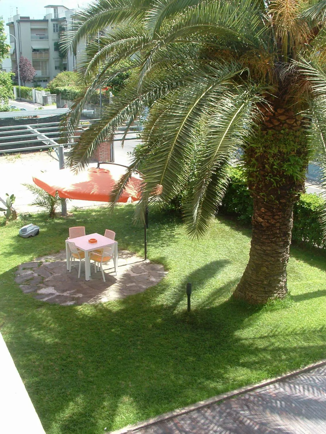 Restaurant/places to eat in Hotel Marina