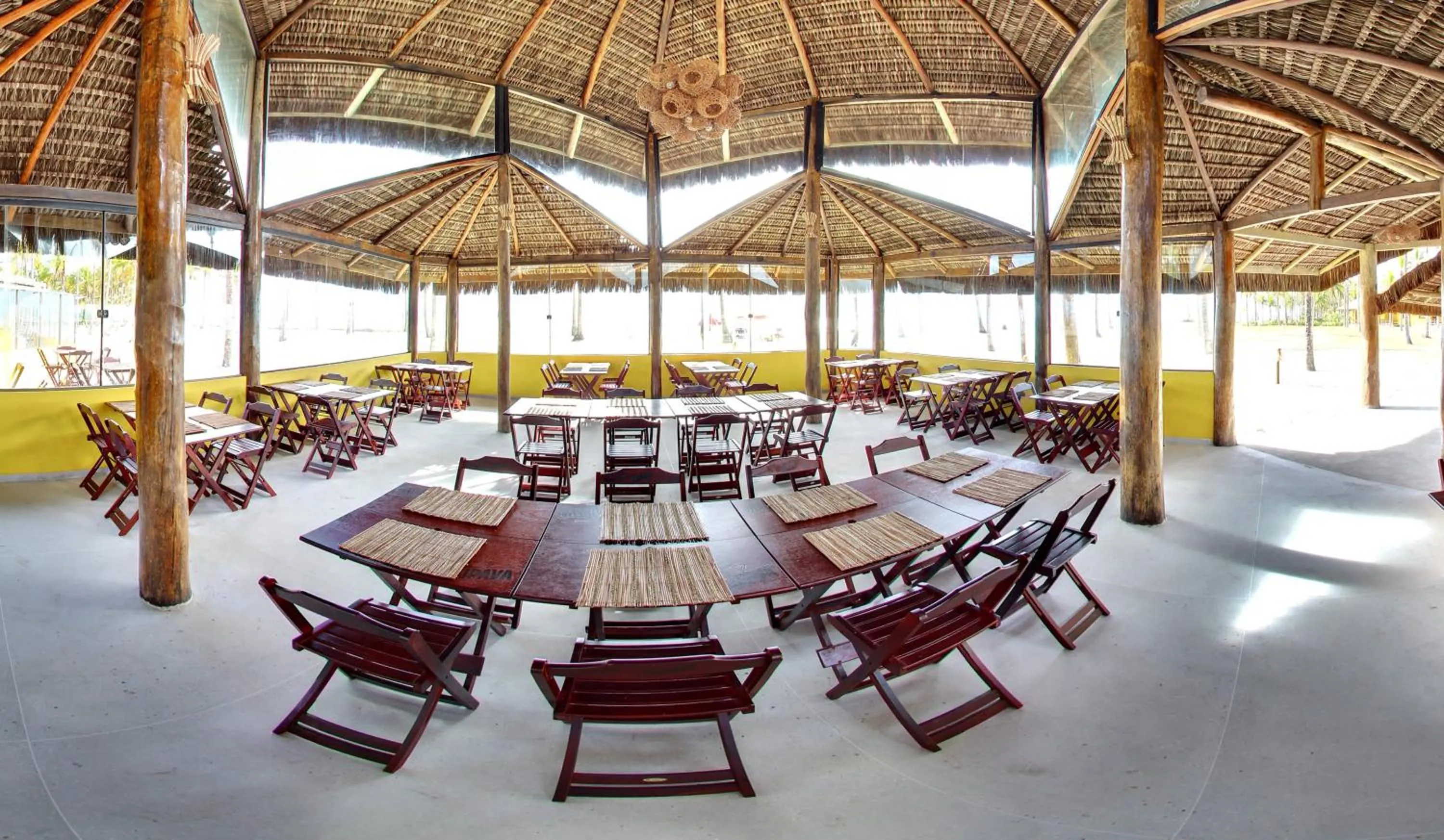 Restaurant/places to eat in Makaira Beach Resort