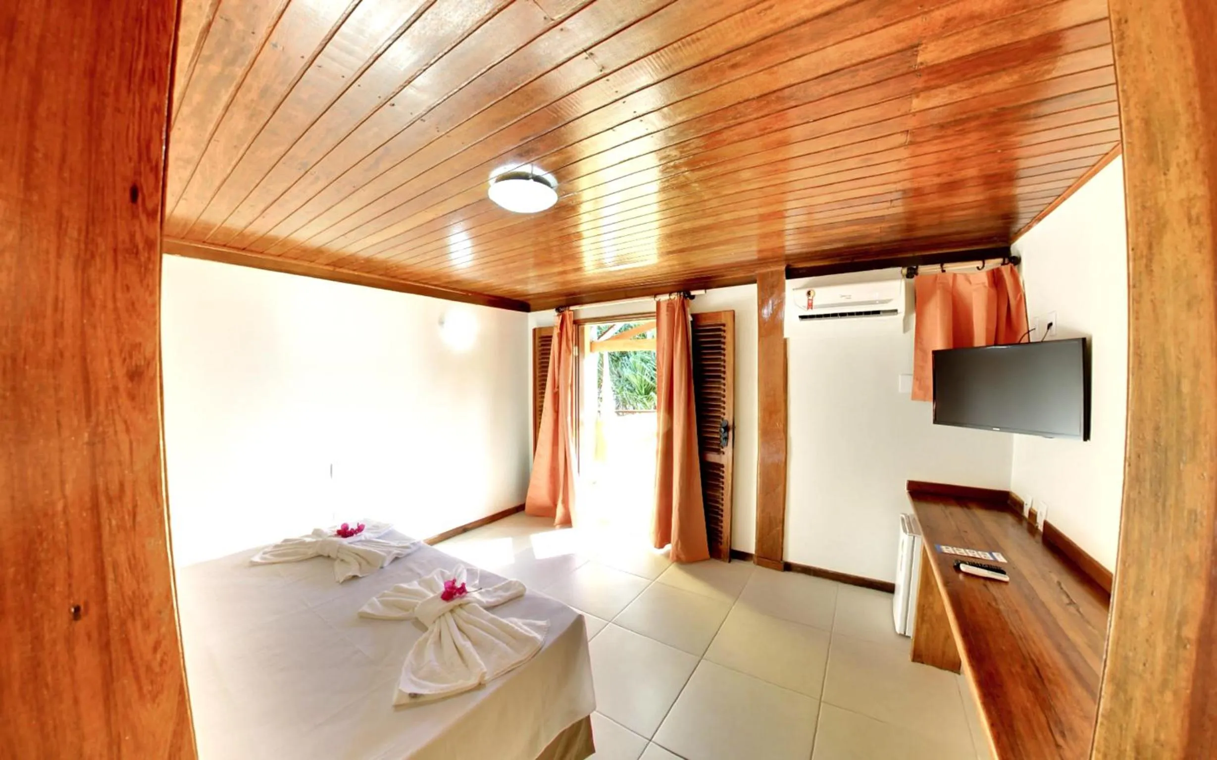 Photo of the whole room, Bed in Makaira Beach Resort