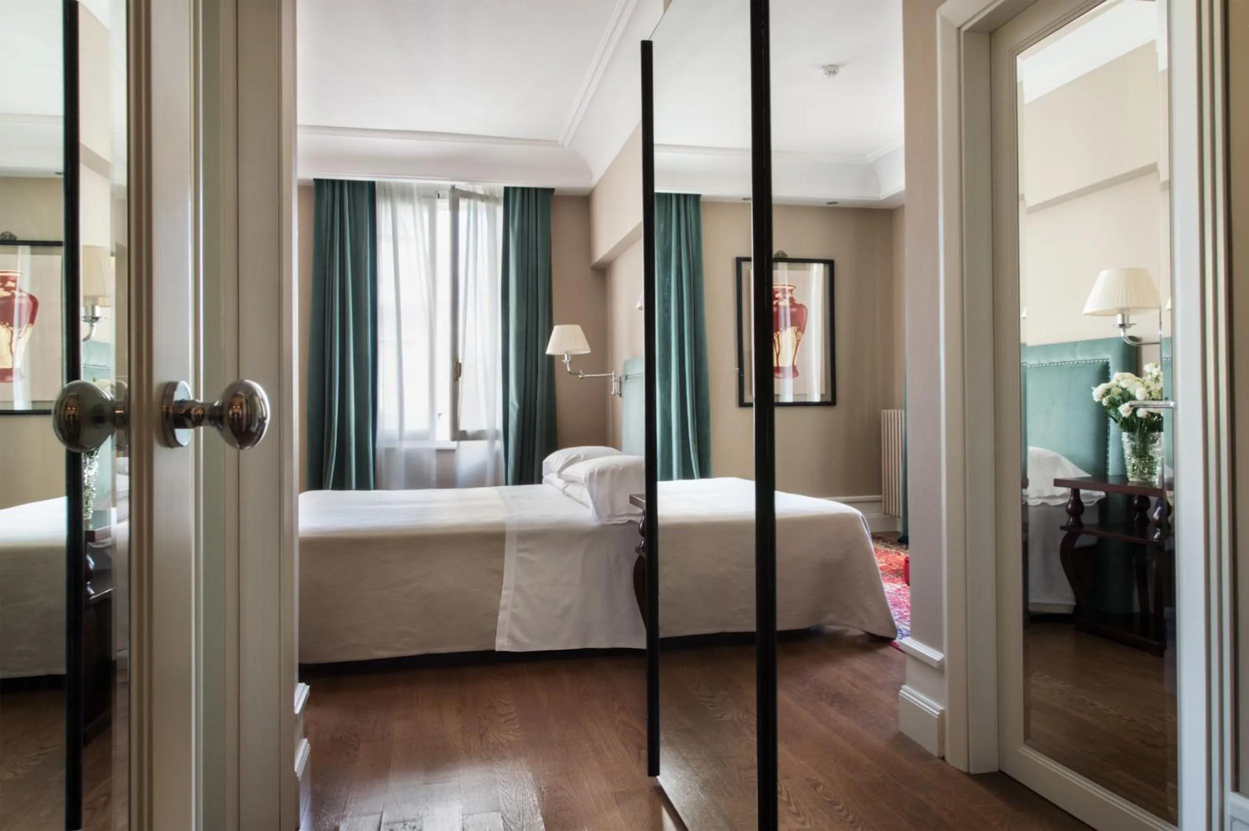 Photo of the whole room, Bed in Hotel Francia E Quirinale