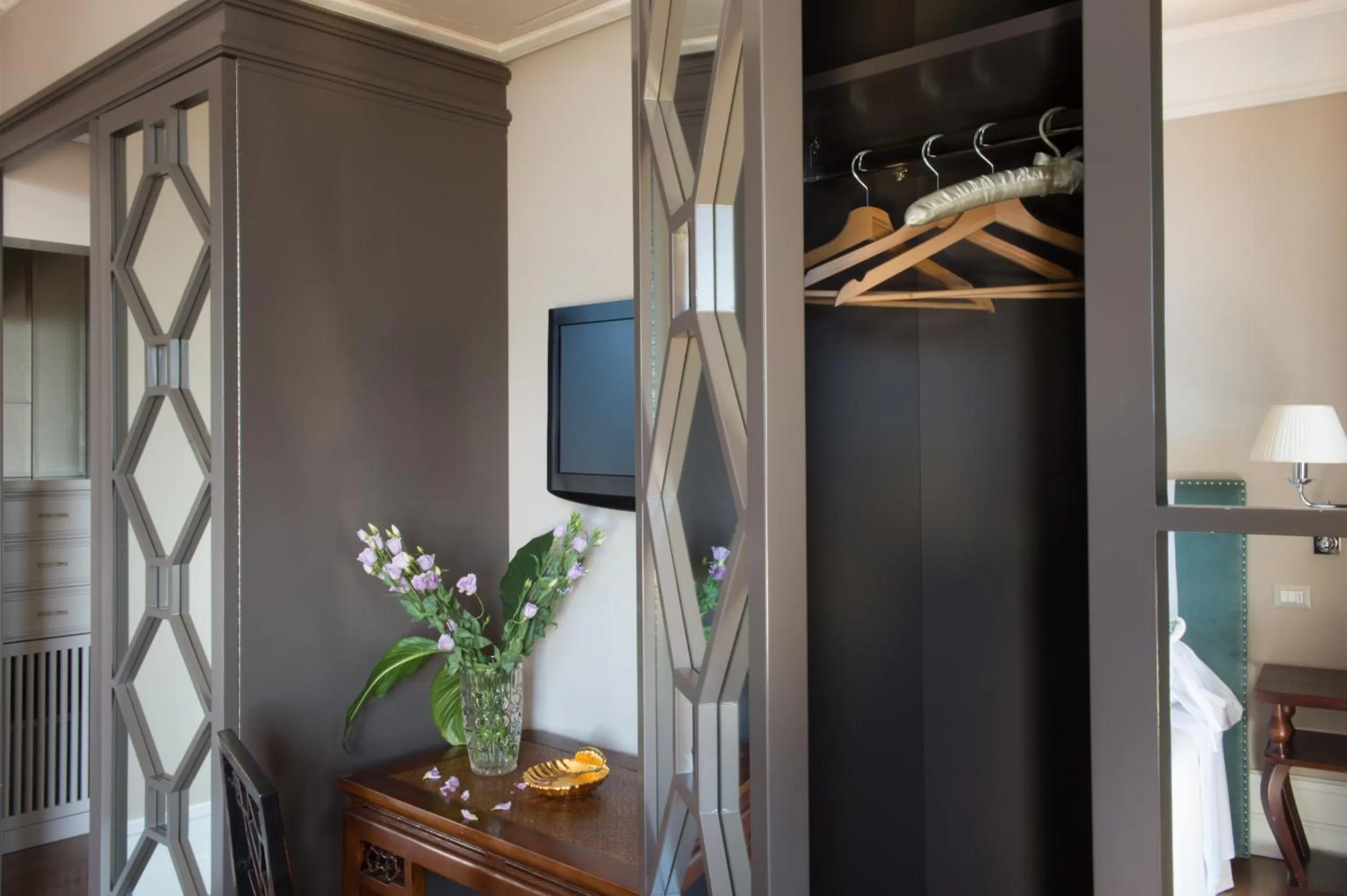 TV and multimedia in Hotel Francia E Quirinale