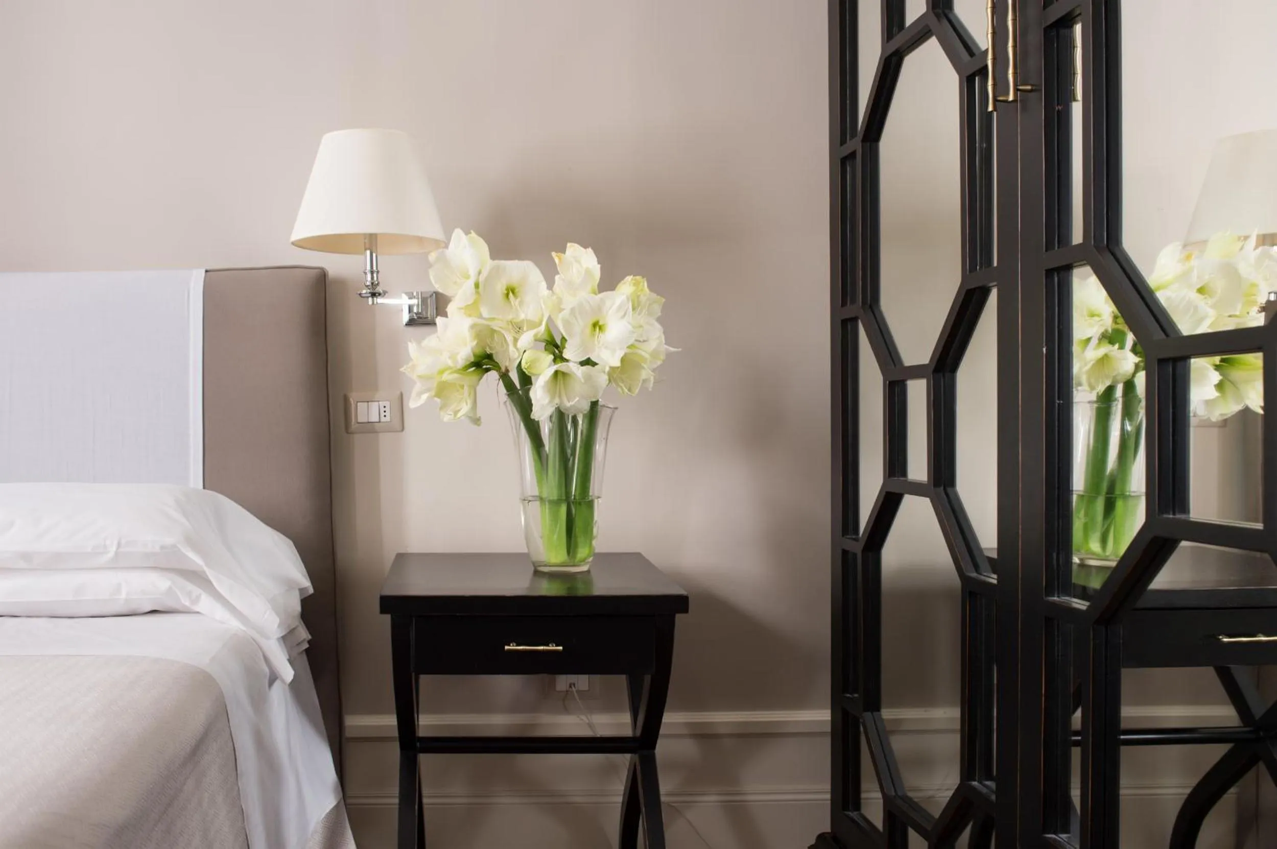 Decorative detail, Bed in Hotel Francia E Quirinale