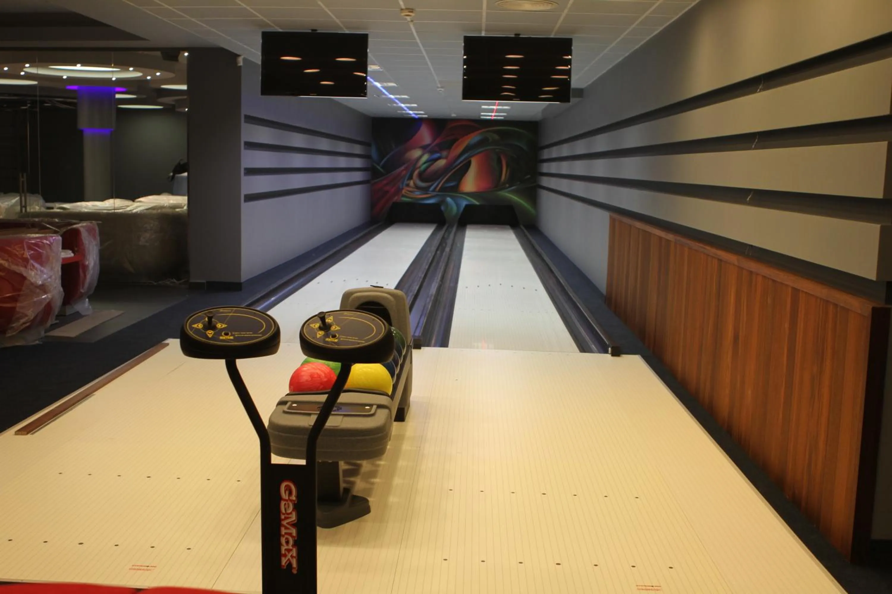 Bowling, Fitness Center/Facilities in Hotel Kosma