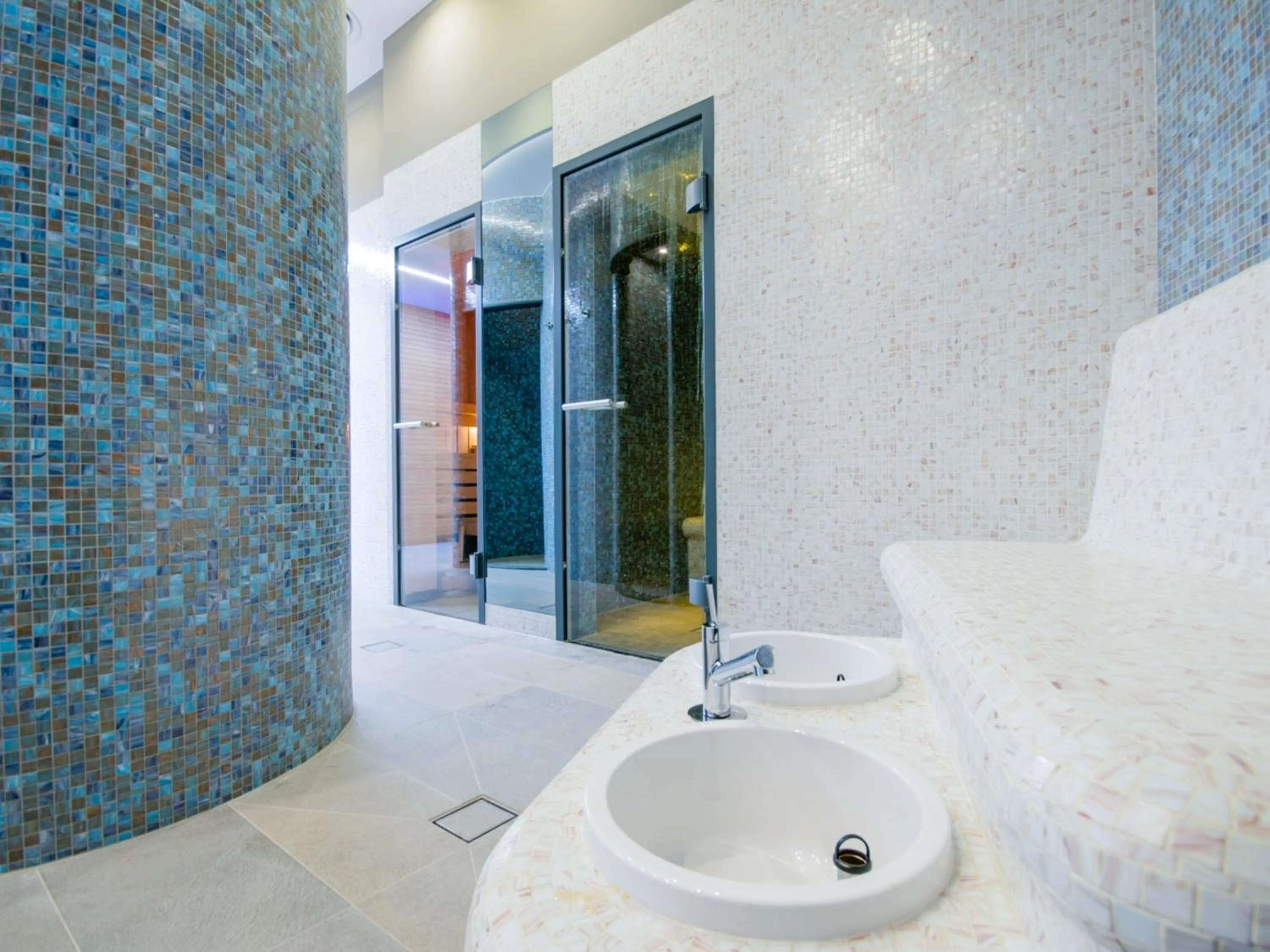 Activities, Bathroom in Hotel Kosma