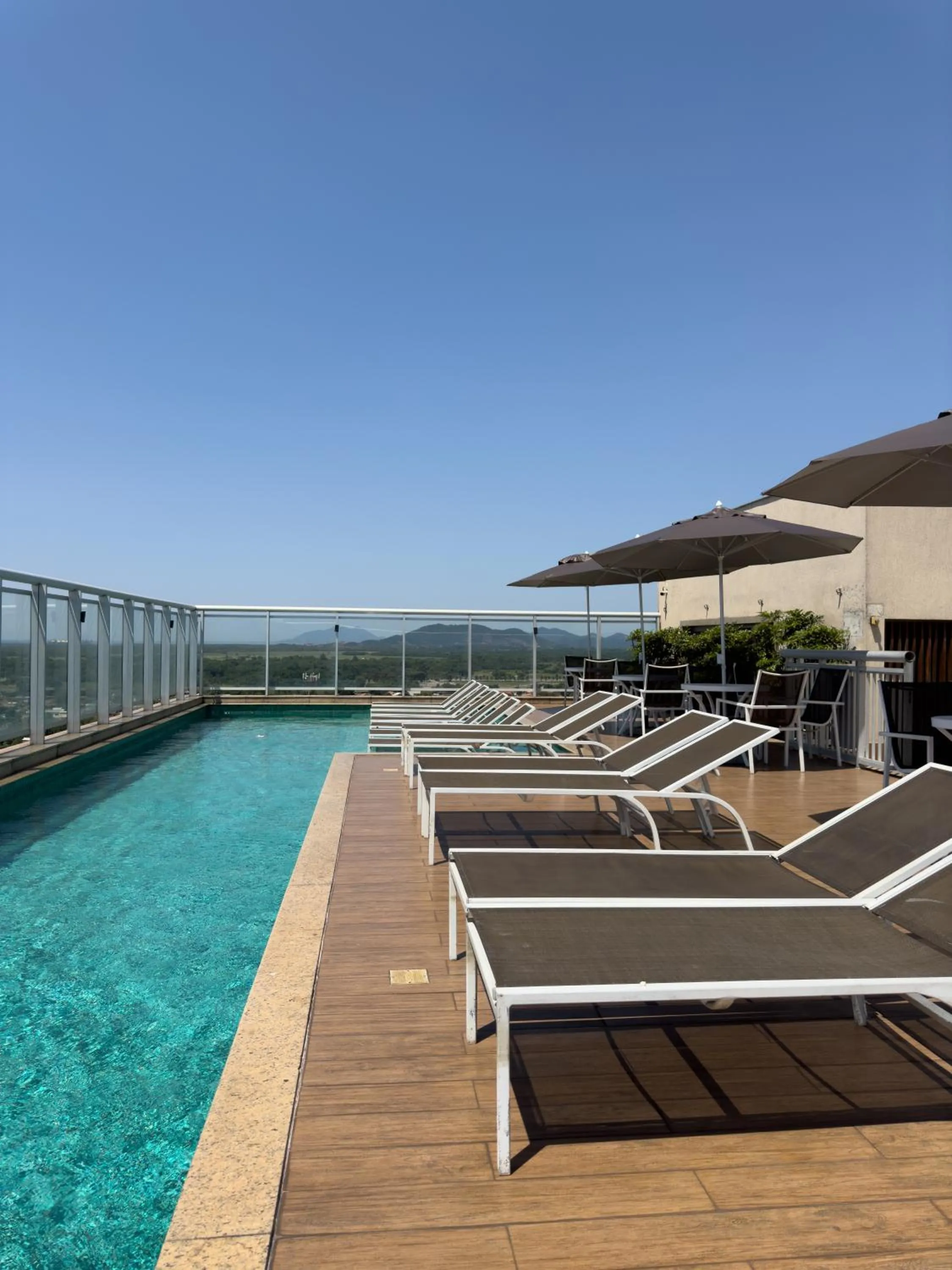 Swimming pool in Promenade Fusion Itaguaí - OFICIAL