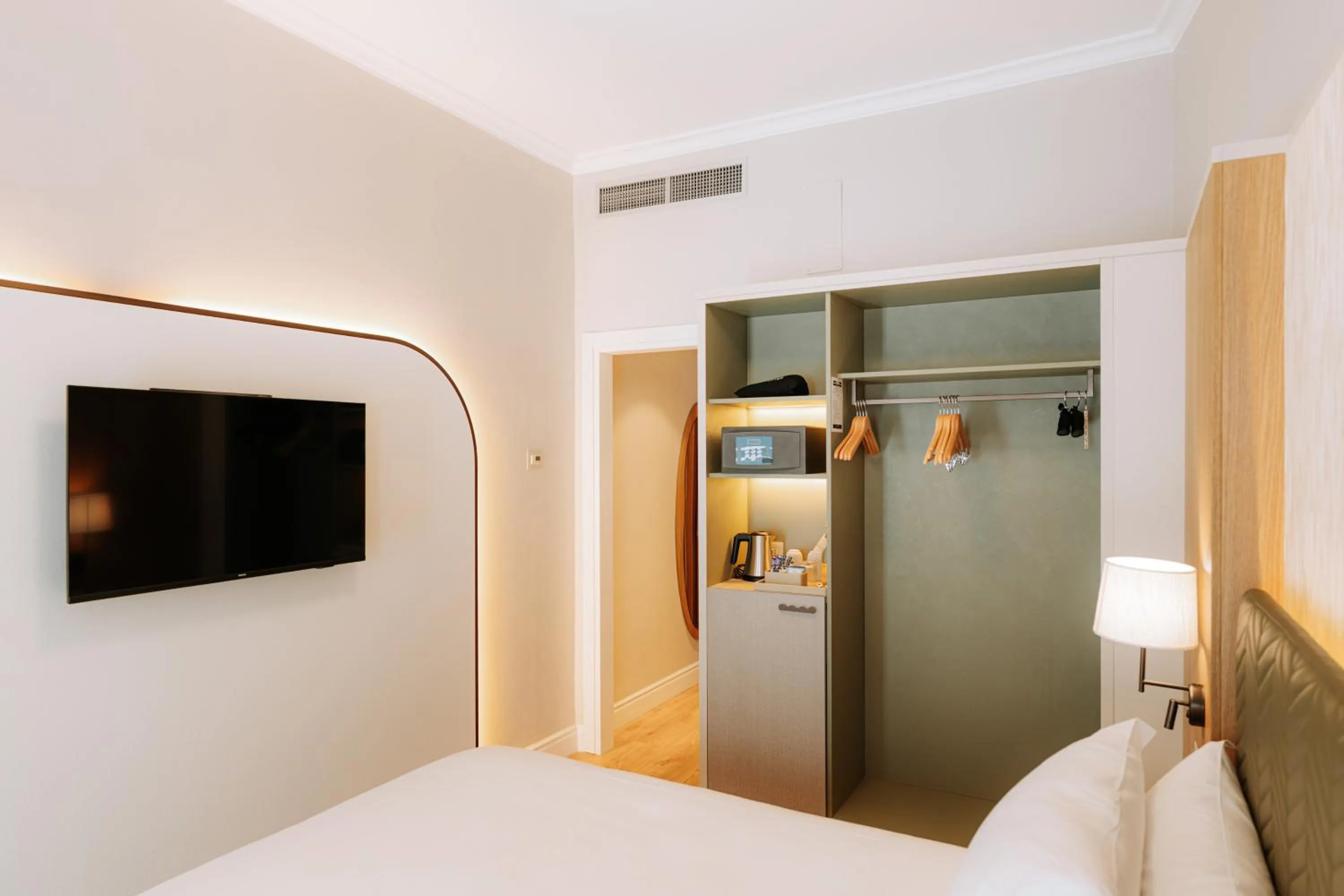 Bed in Mövenpick Hotel Bari