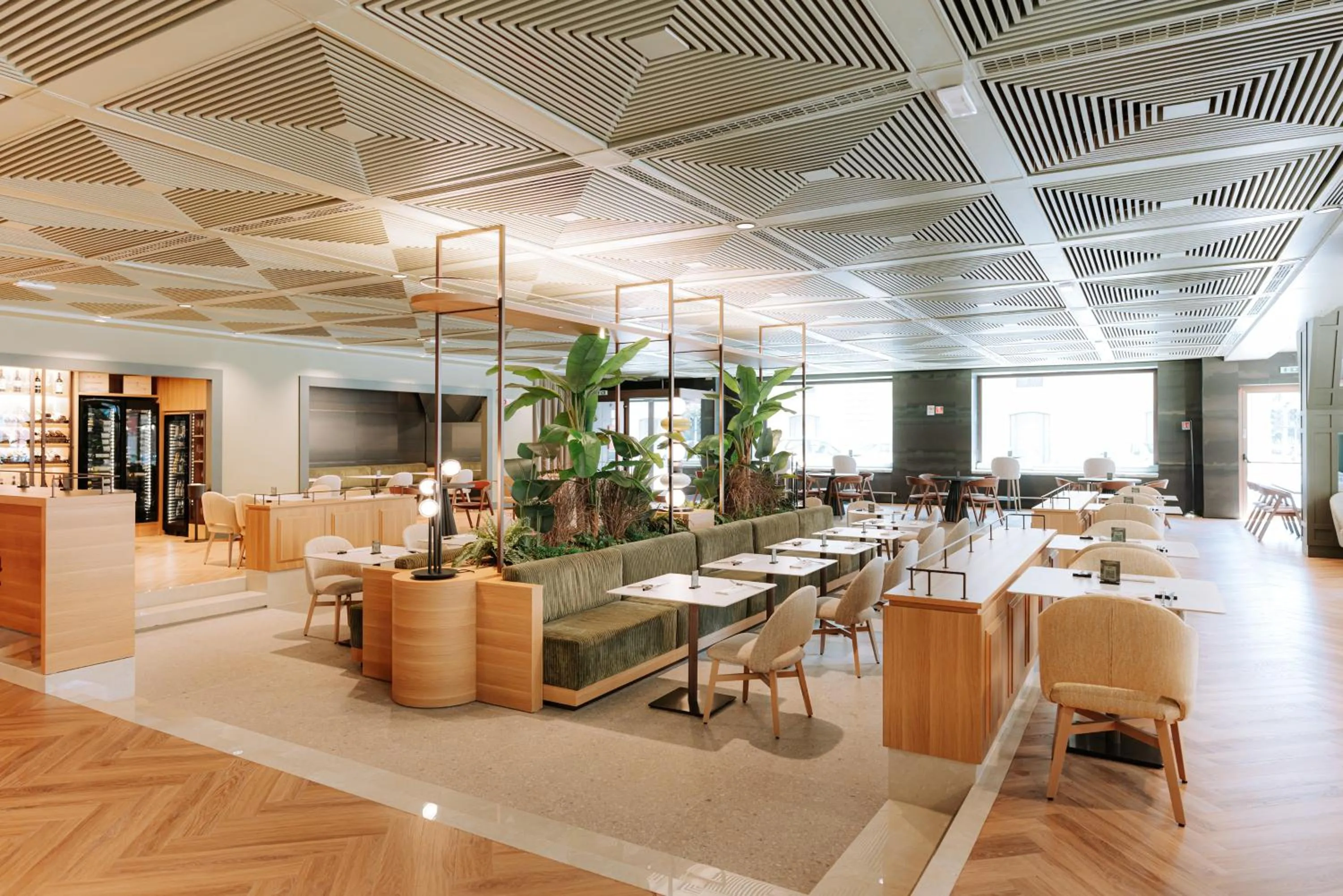 Restaurant/places to eat in Mövenpick Hotel Bari