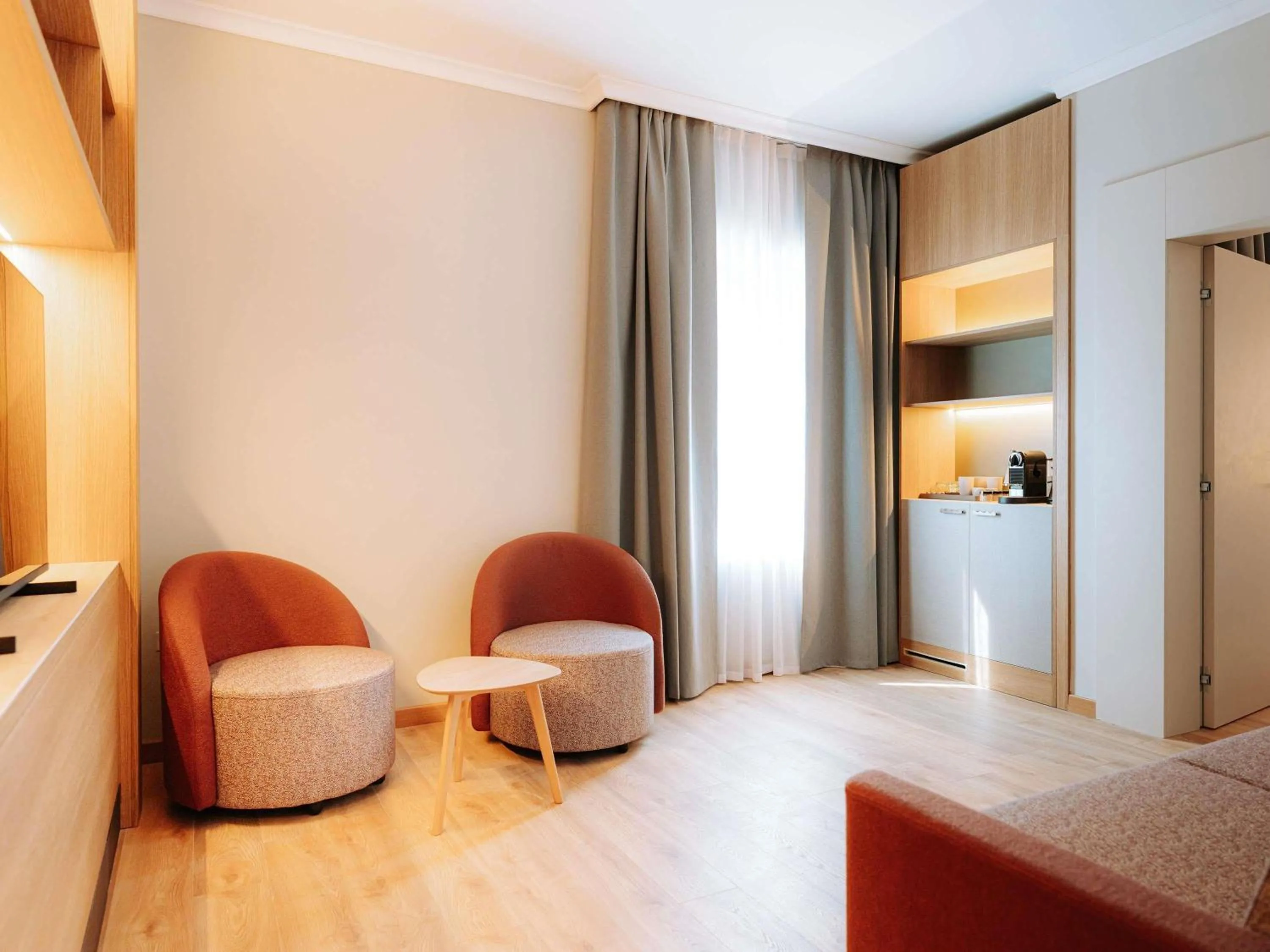 Bedroom, Bed in Mövenpick Hotel Bari