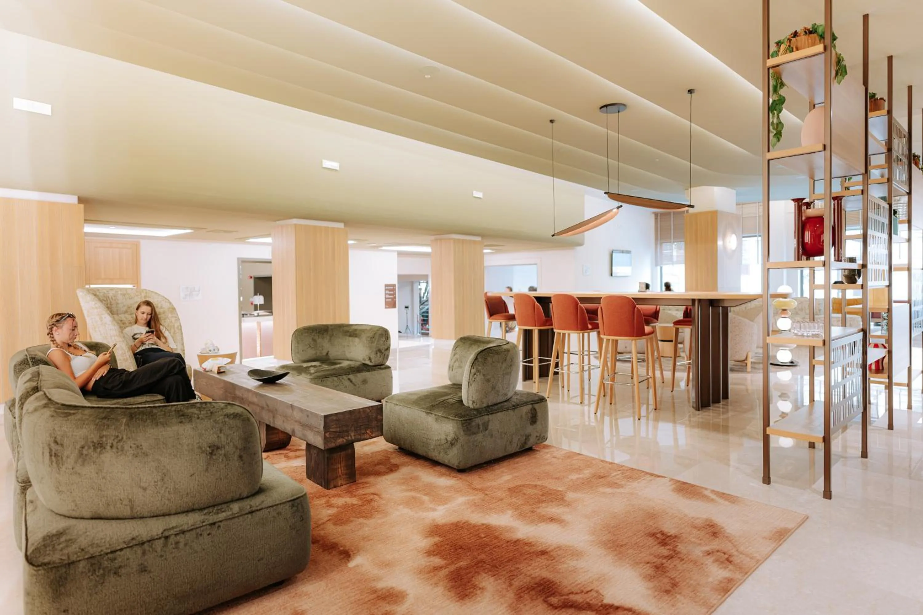 Lobby or reception in Mövenpick Hotel Bari